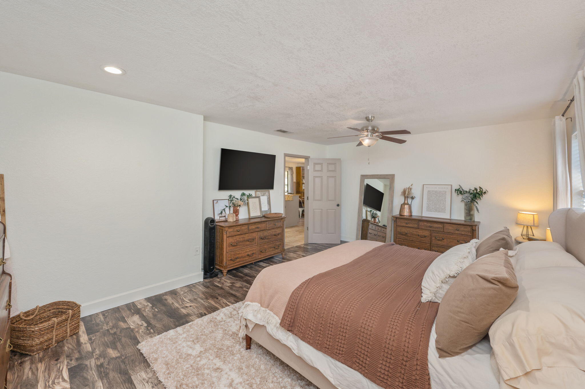 HOLLY HILLS - Residential