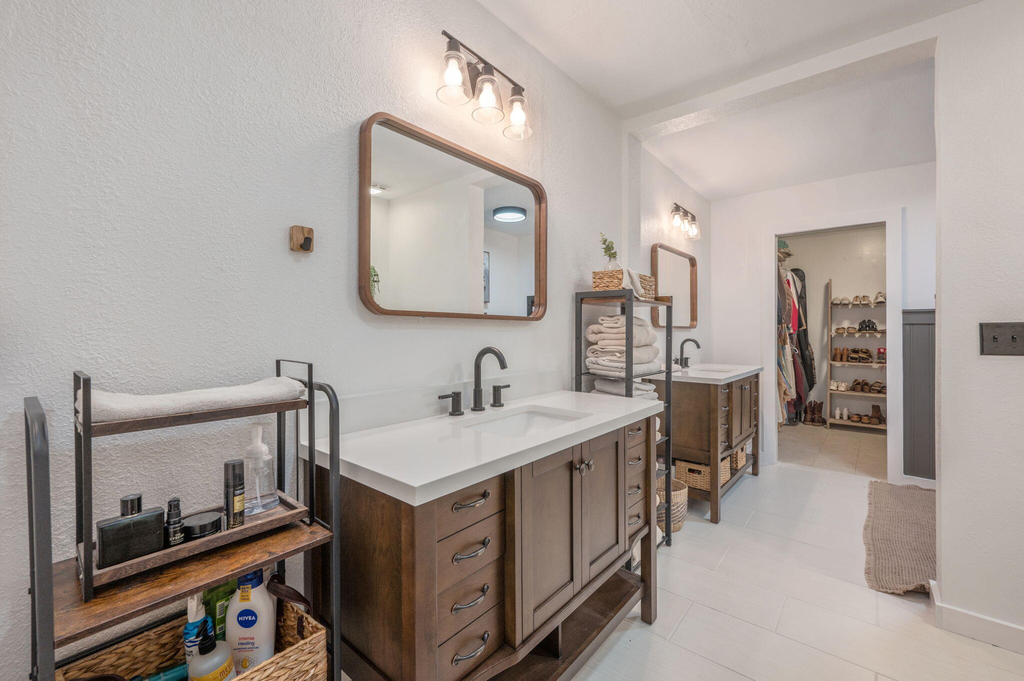 HOLLY HILLS - Residential