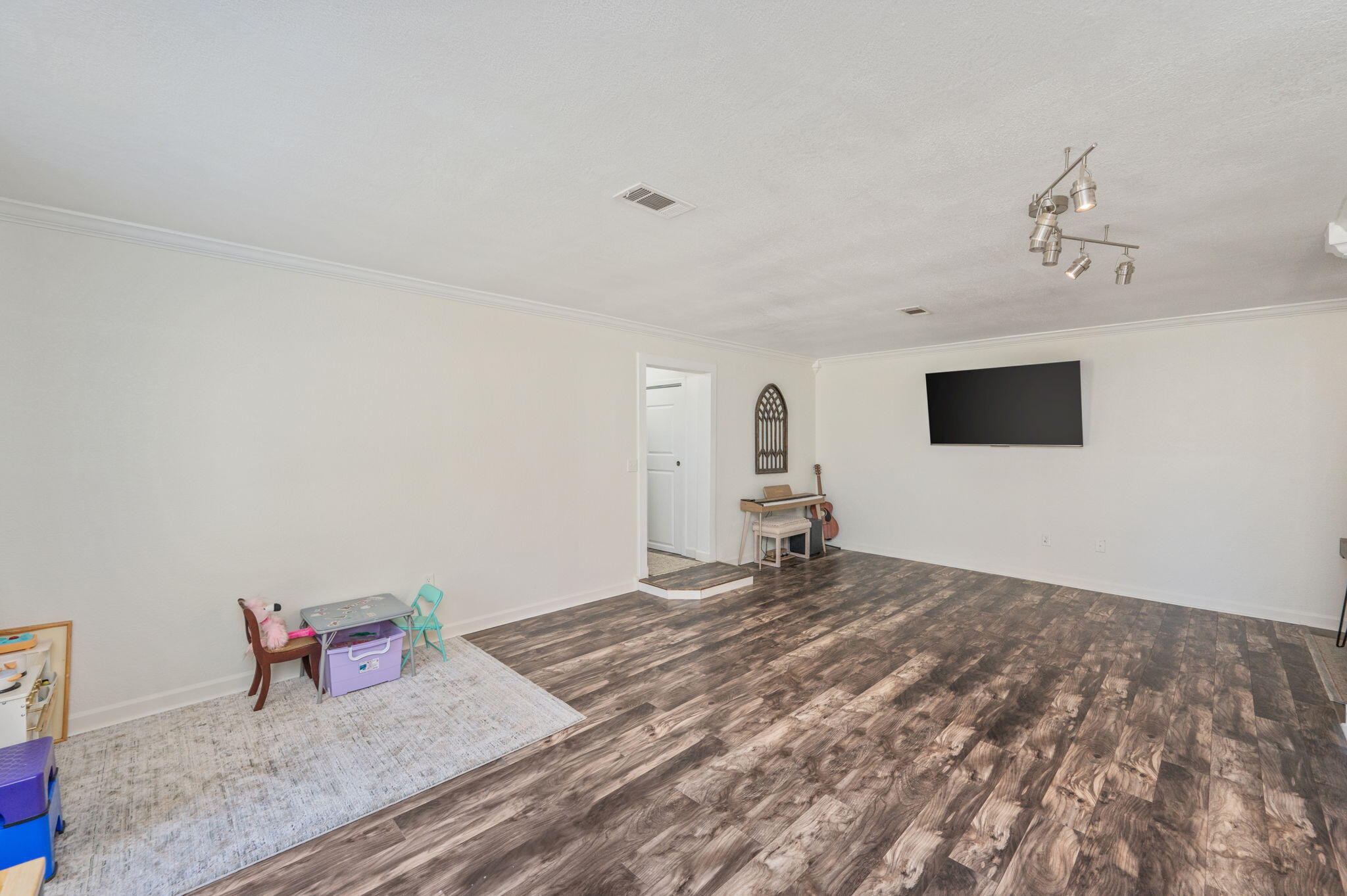 HOLLY HILLS - Residential