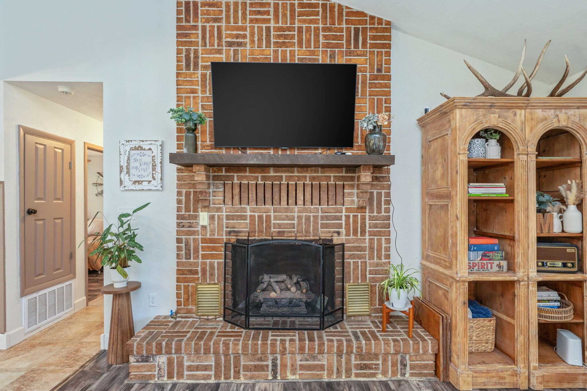 HOLLY HILLS - Residential