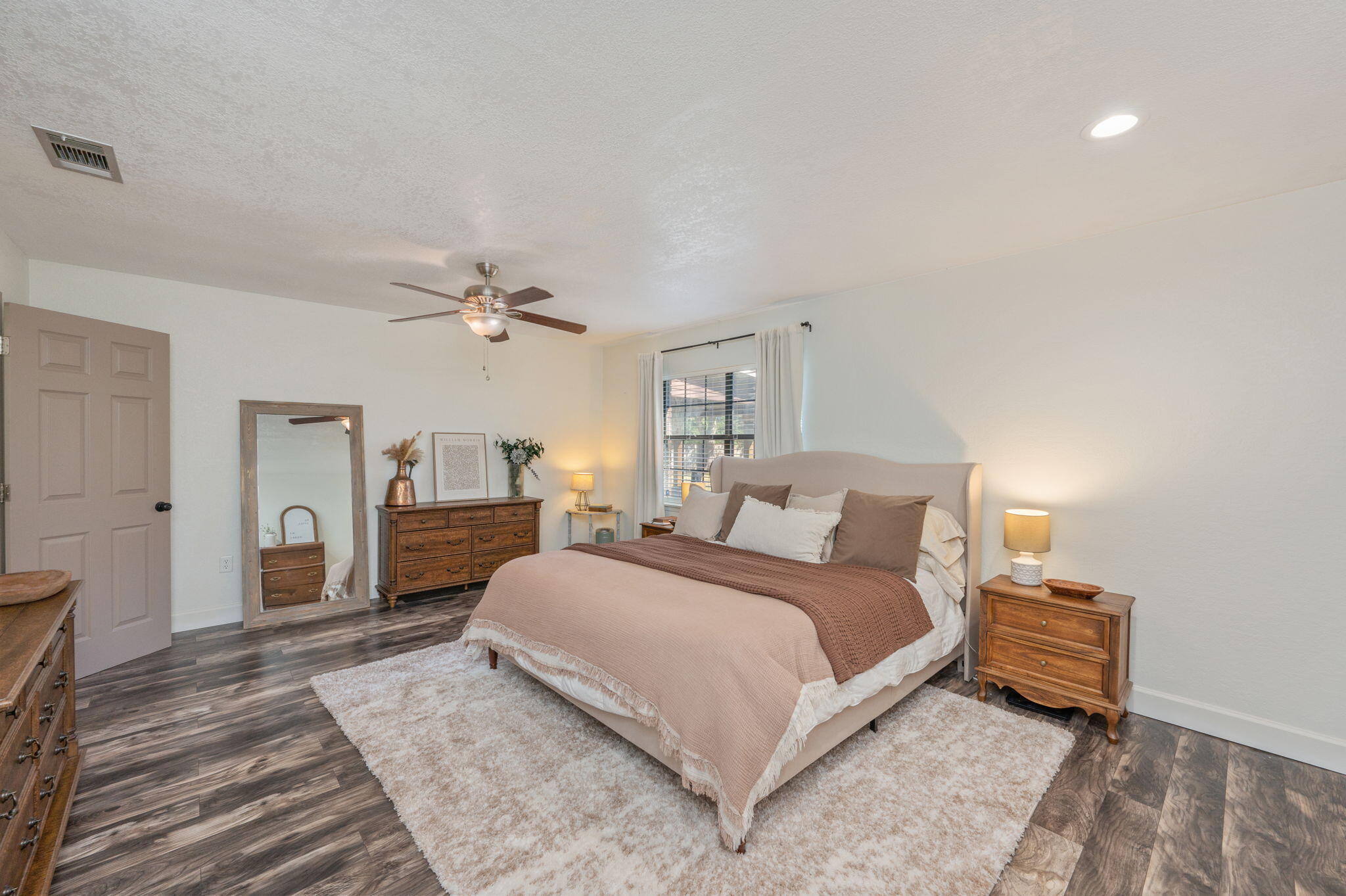 HOLLY HILLS - Residential