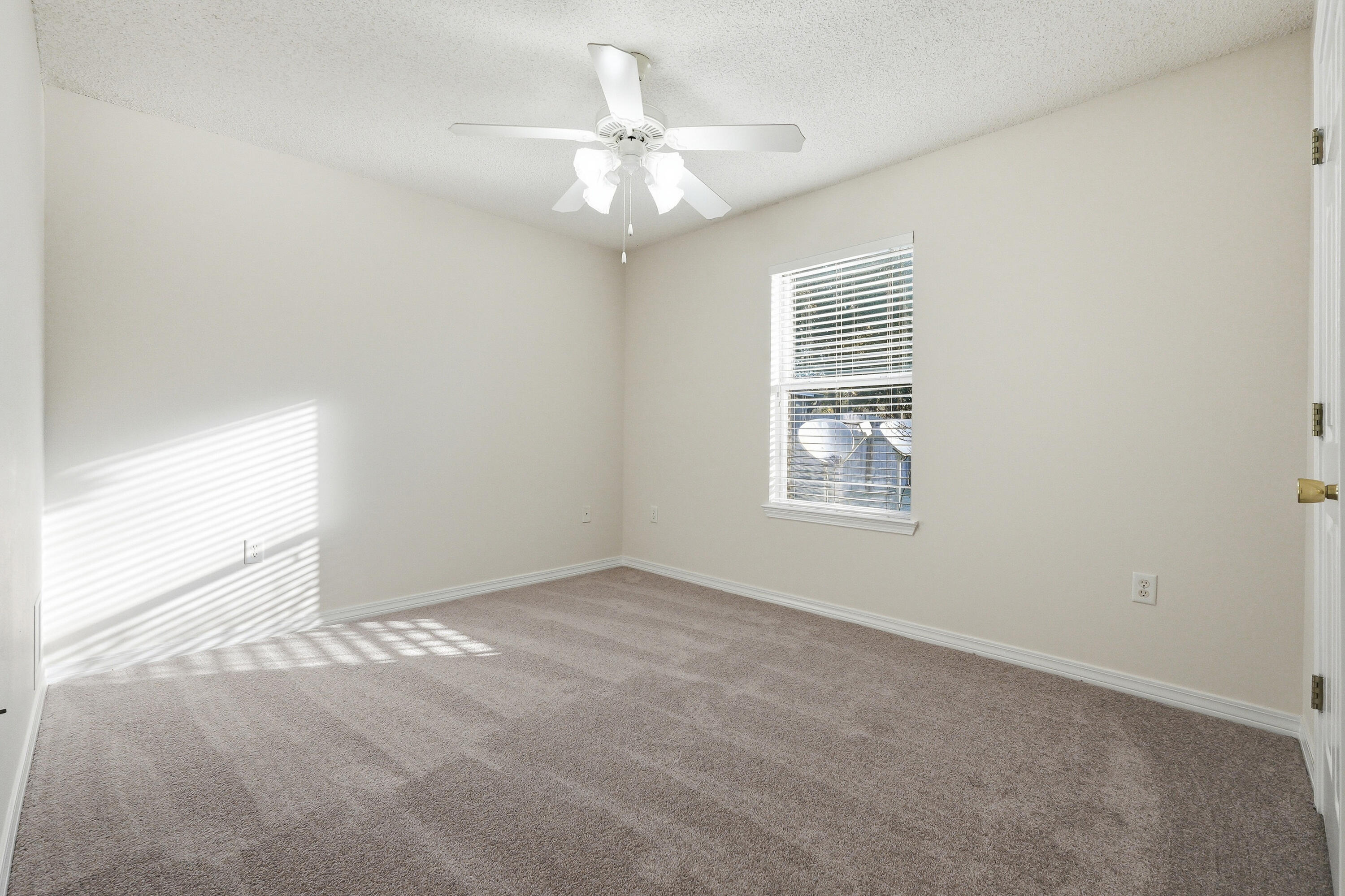 SHADOW OAK S/D - Residential Lease