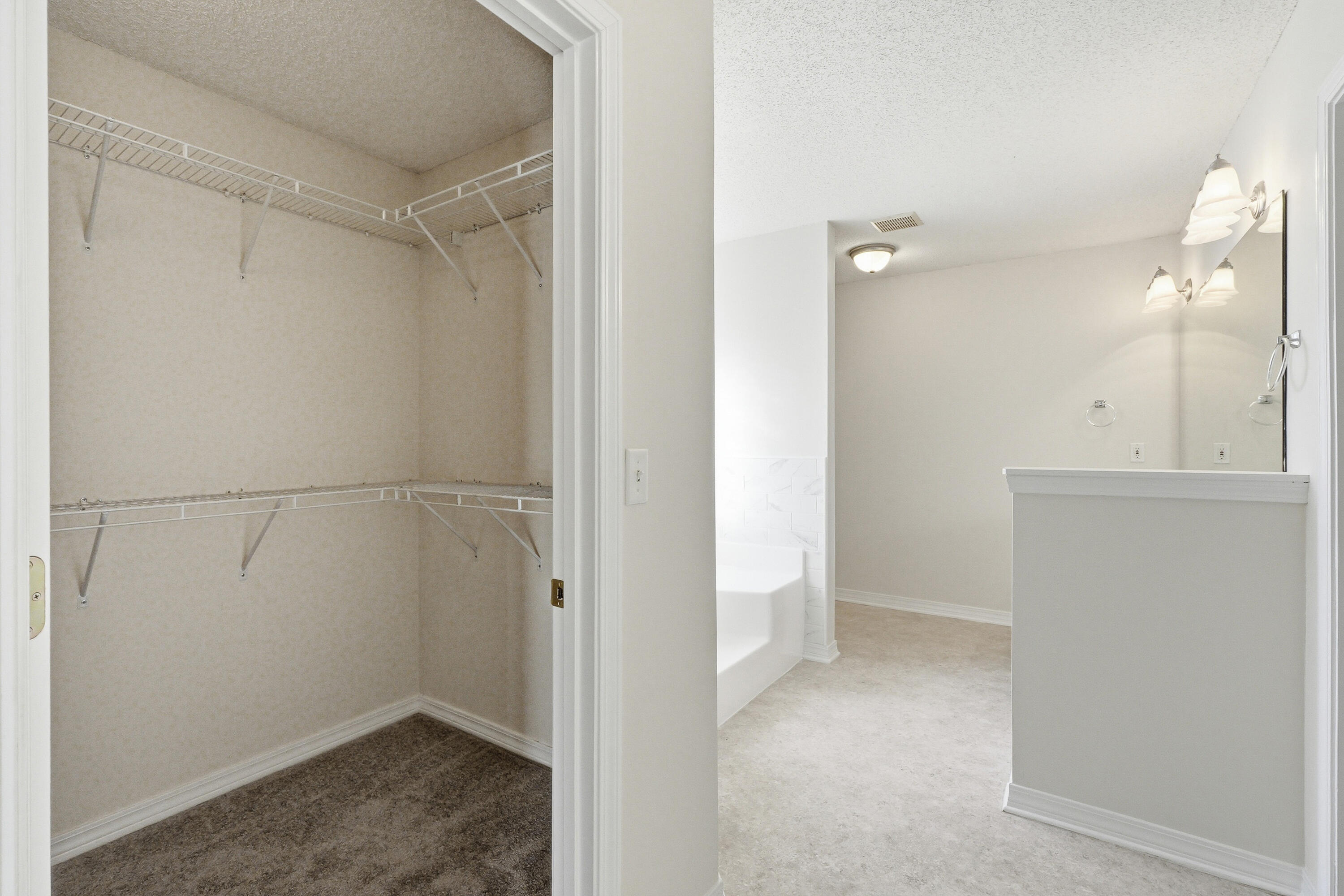 SHADOW OAK S/D - Residential Lease