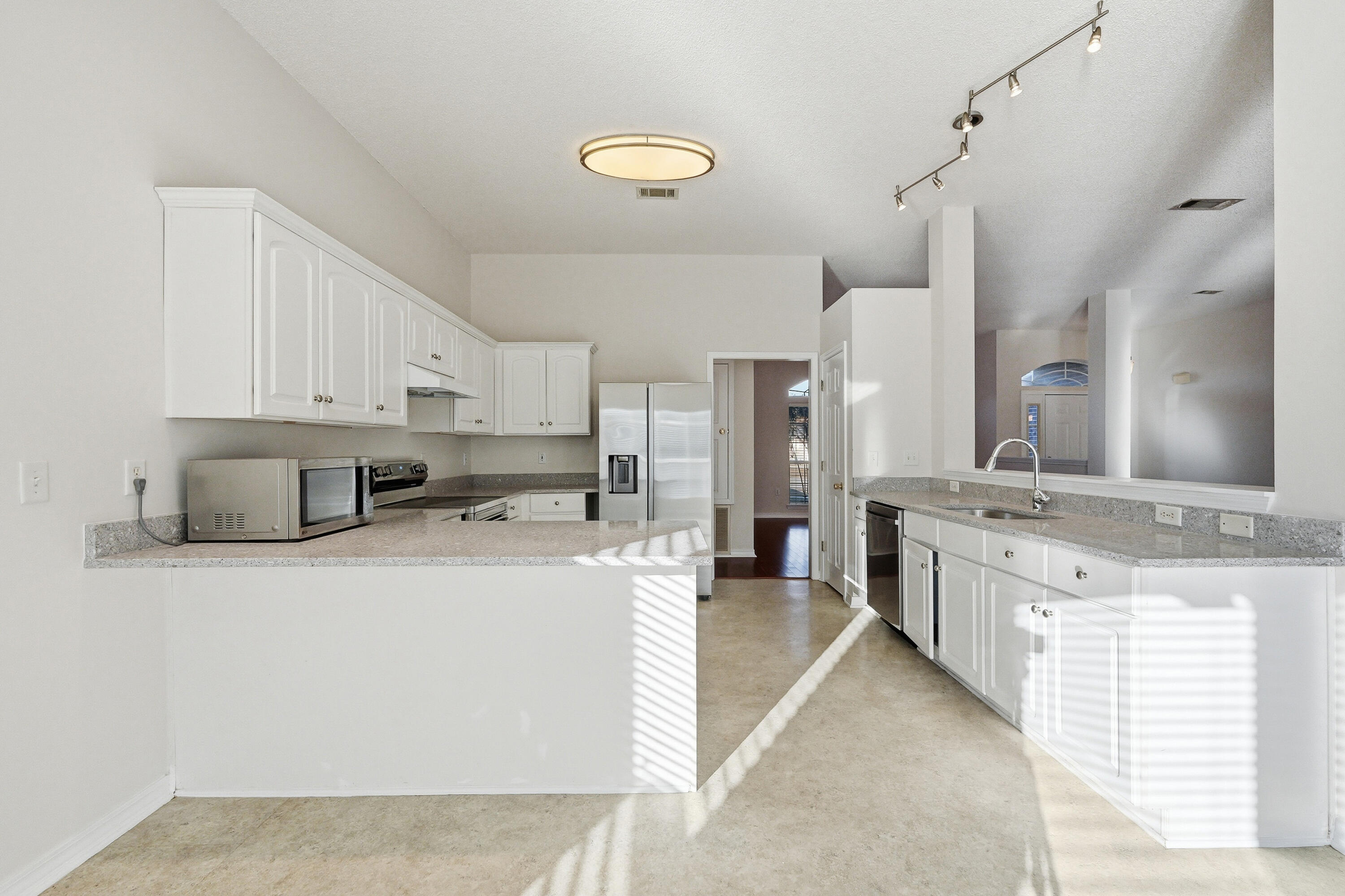 SHADOW OAK S/D - Residential Lease