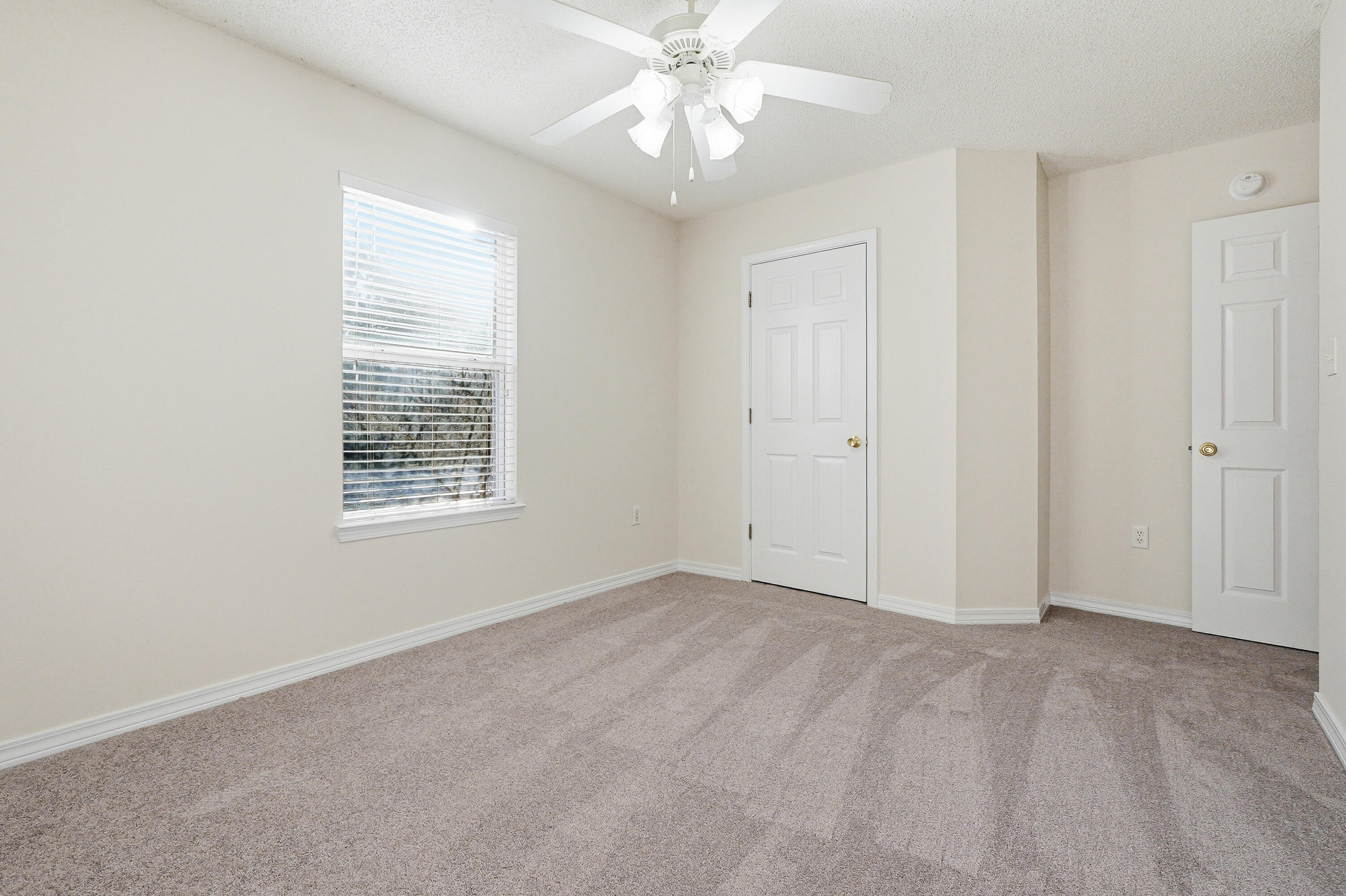 SHADOW OAK S/D - Residential Lease