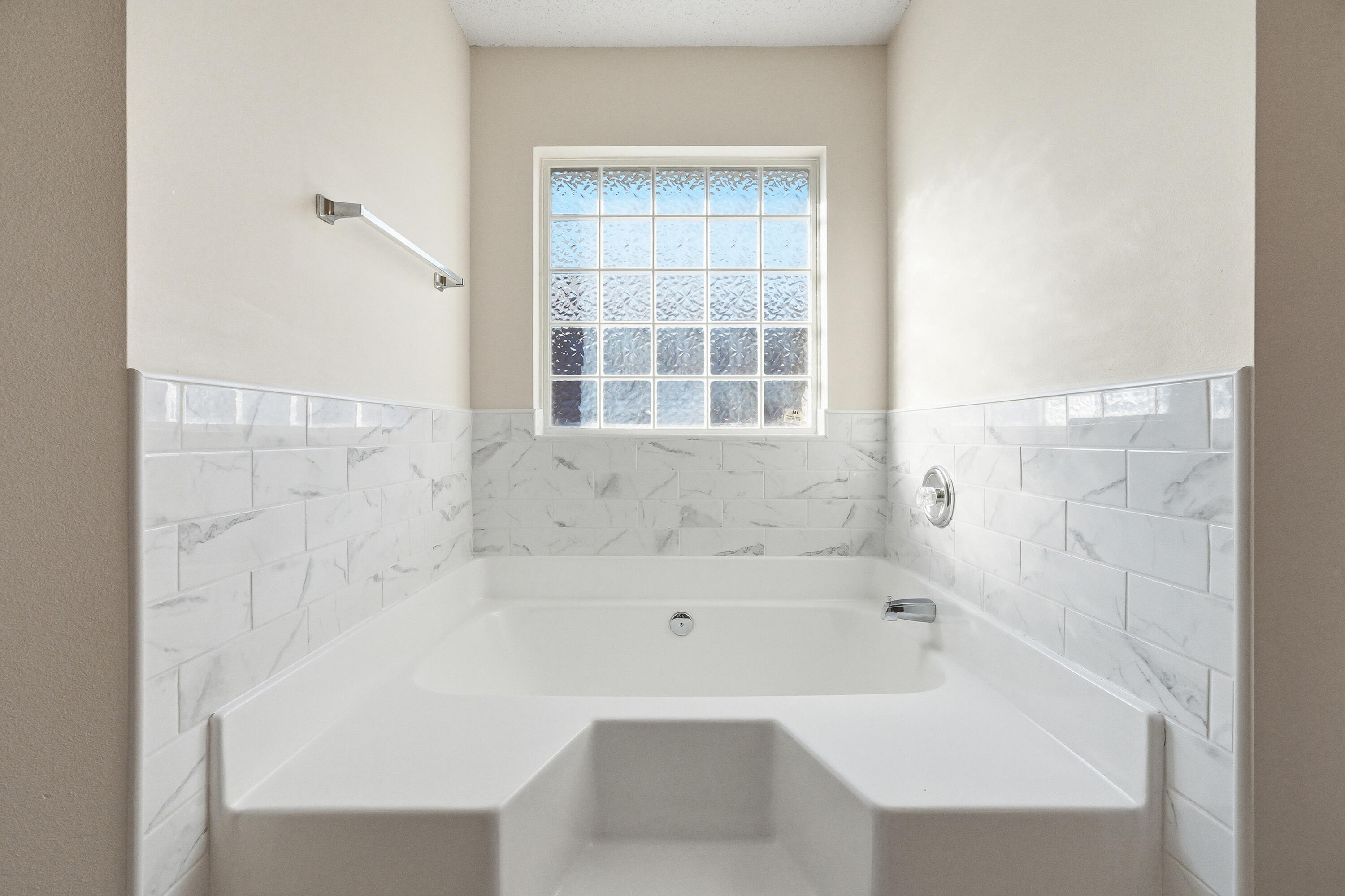 SHADOW OAK S/D - Residential Lease