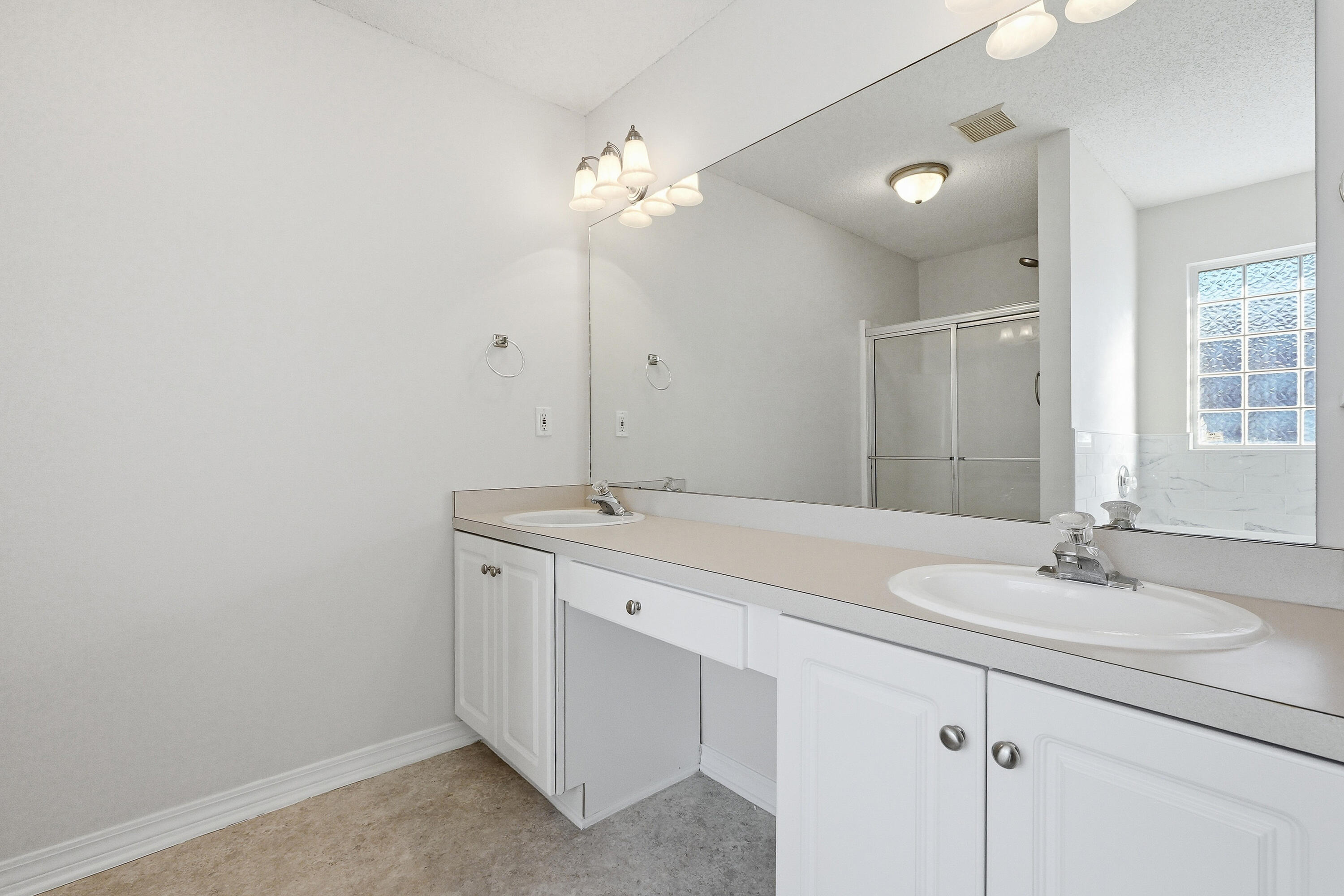 SHADOW OAK S/D - Residential Lease