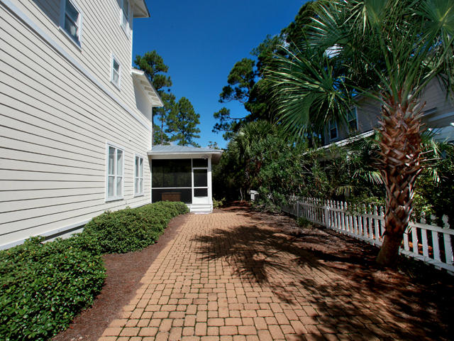 CASSINE VILLAGE - Residential