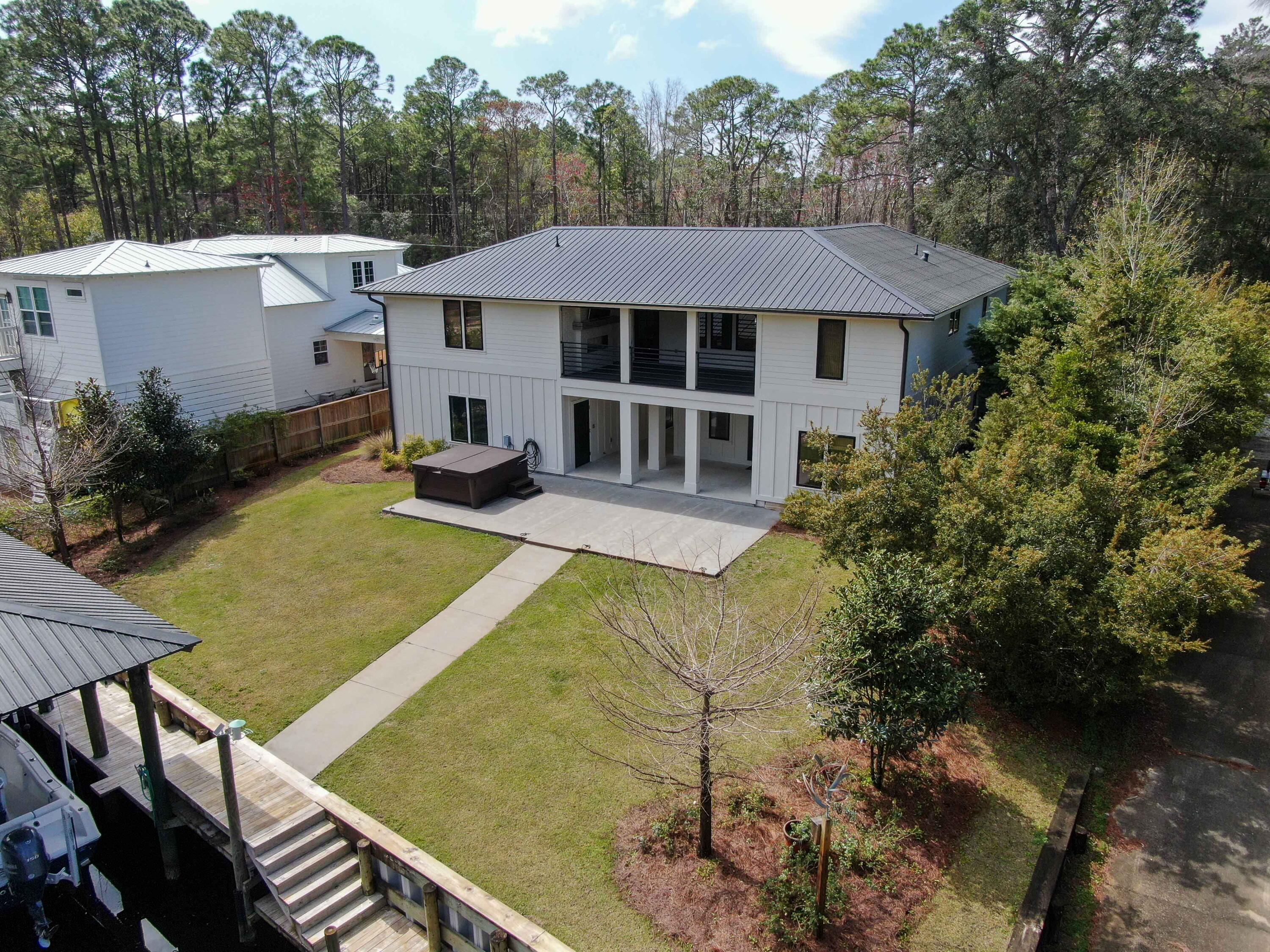 LOT 61 BLK 9 DAUGHETTES 1ST ADDITION TO CHOCTAWATCHEE BEACH - Residential