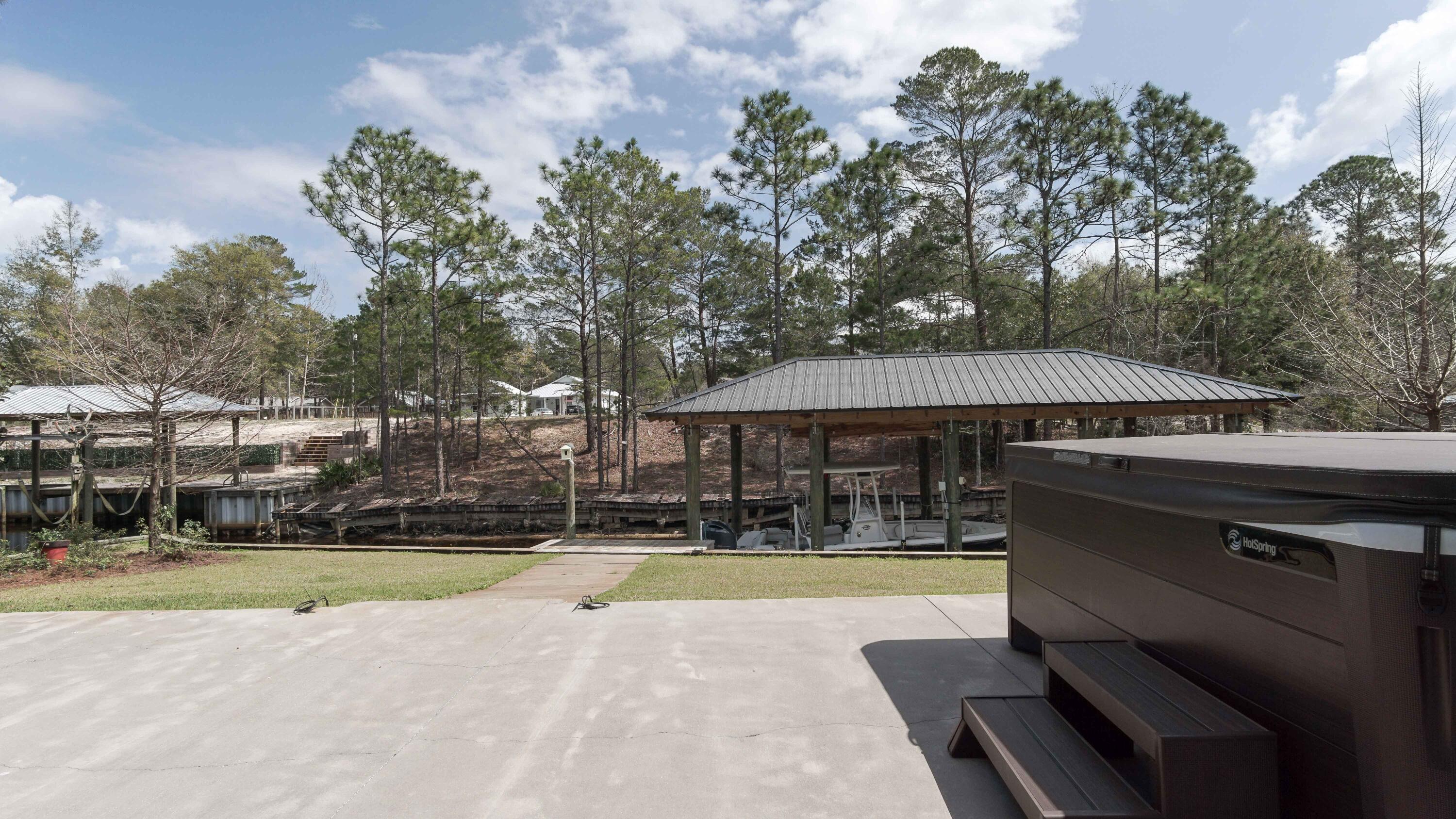 LOT 61 BLK 9 DAUGHETTES 1ST ADDITION TO CHOCTAWATCHEE BEACH - Residential