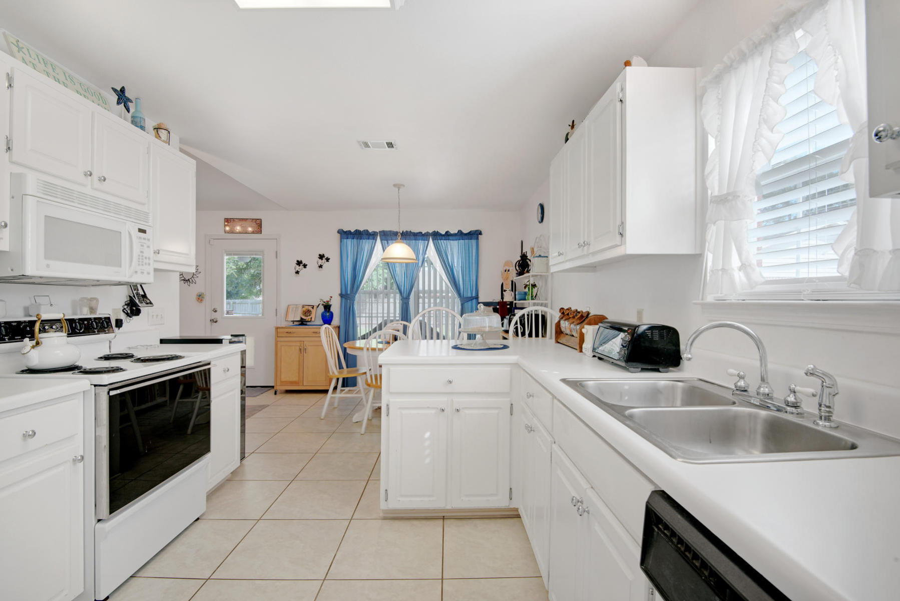 PRO AM ESTATES - Residential