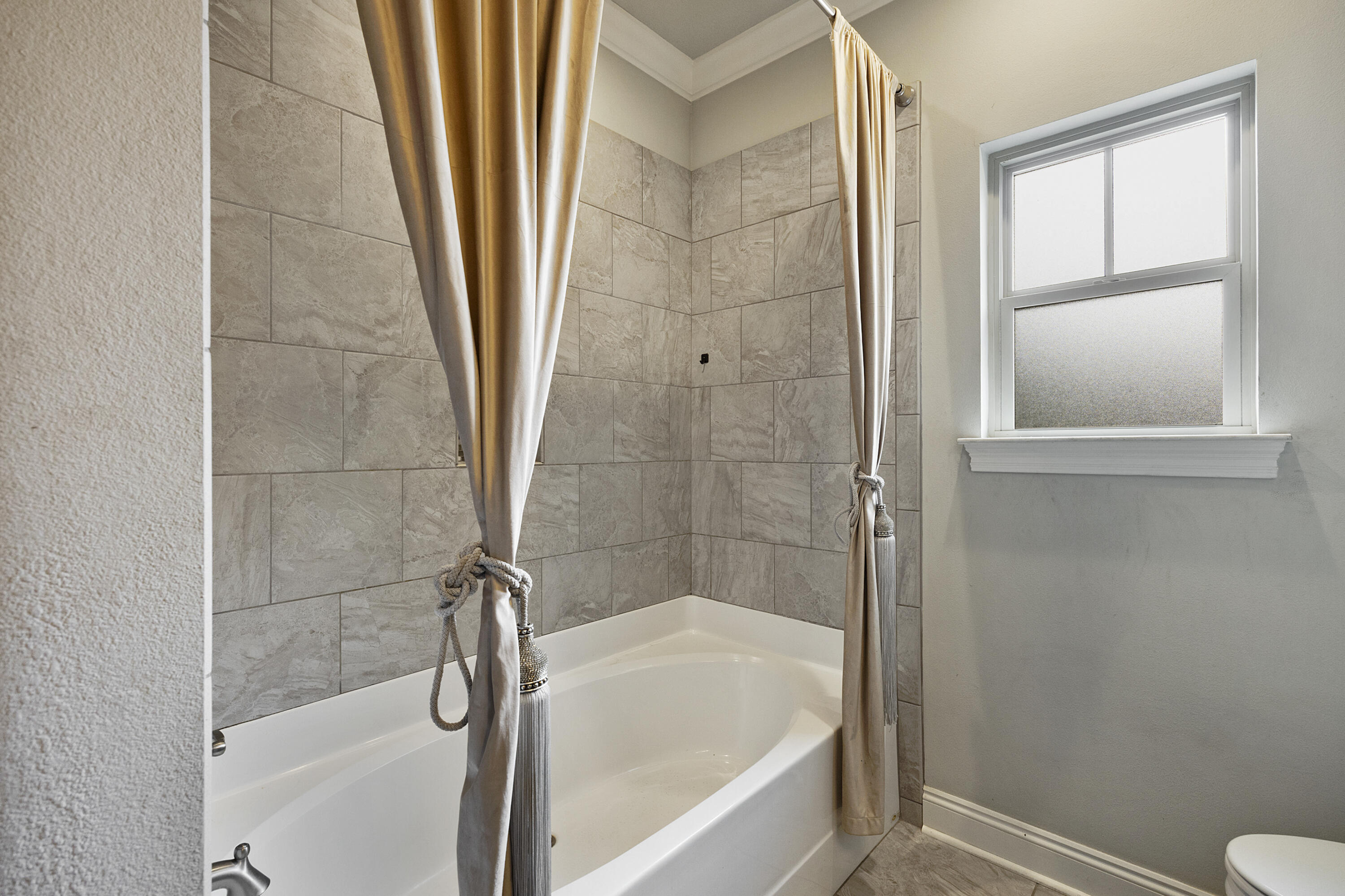 NAVARRE S/D 2ND ADDN - Residential