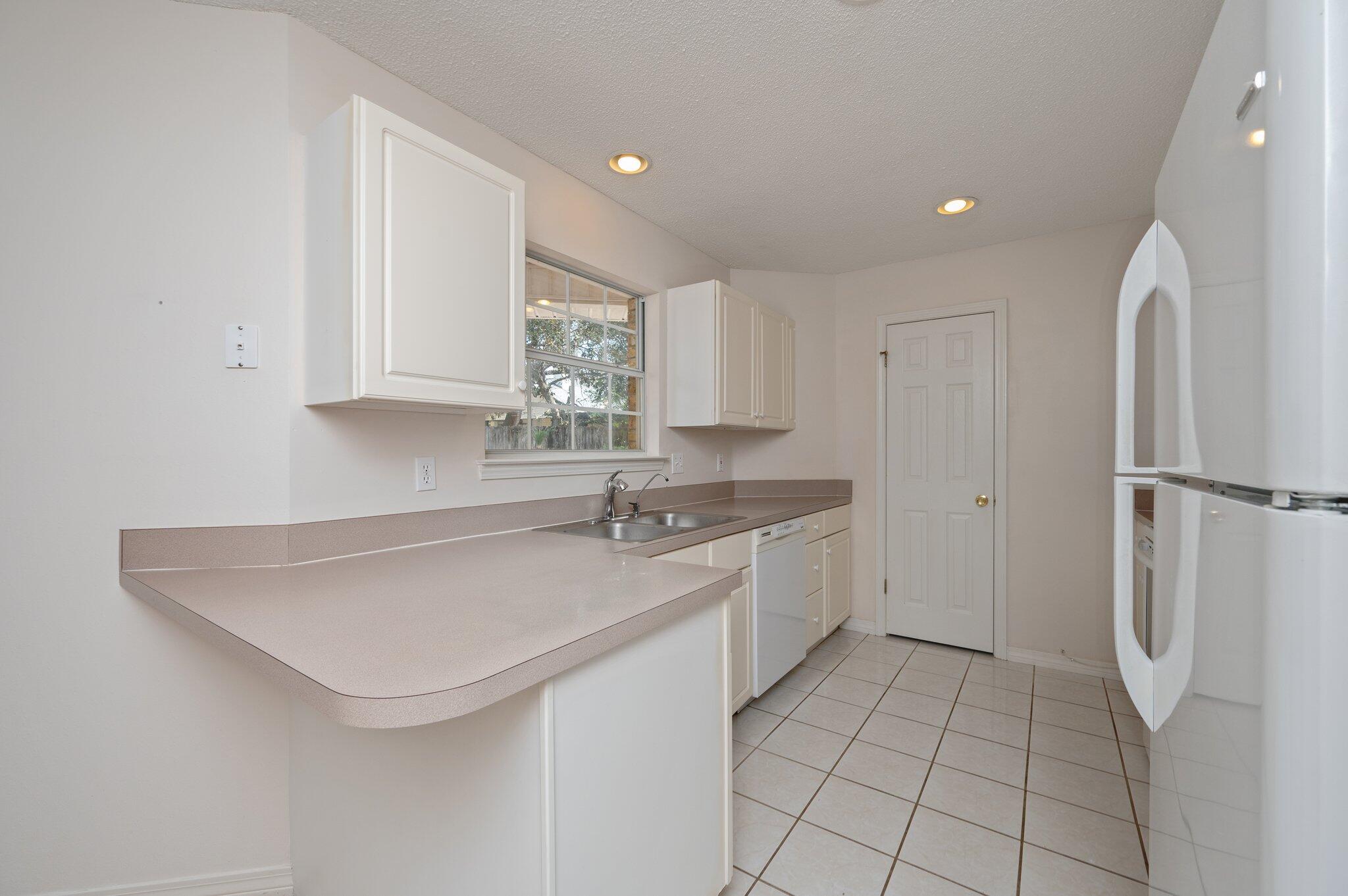RIDGE WOOD MANOR - Residential