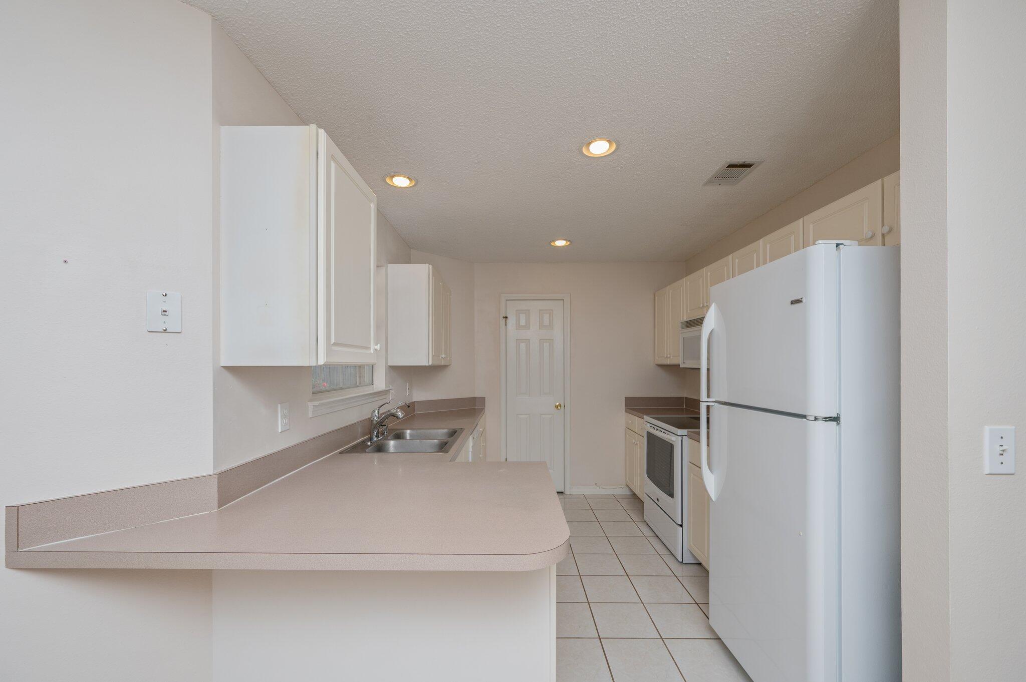 RIDGE WOOD MANOR - Residential