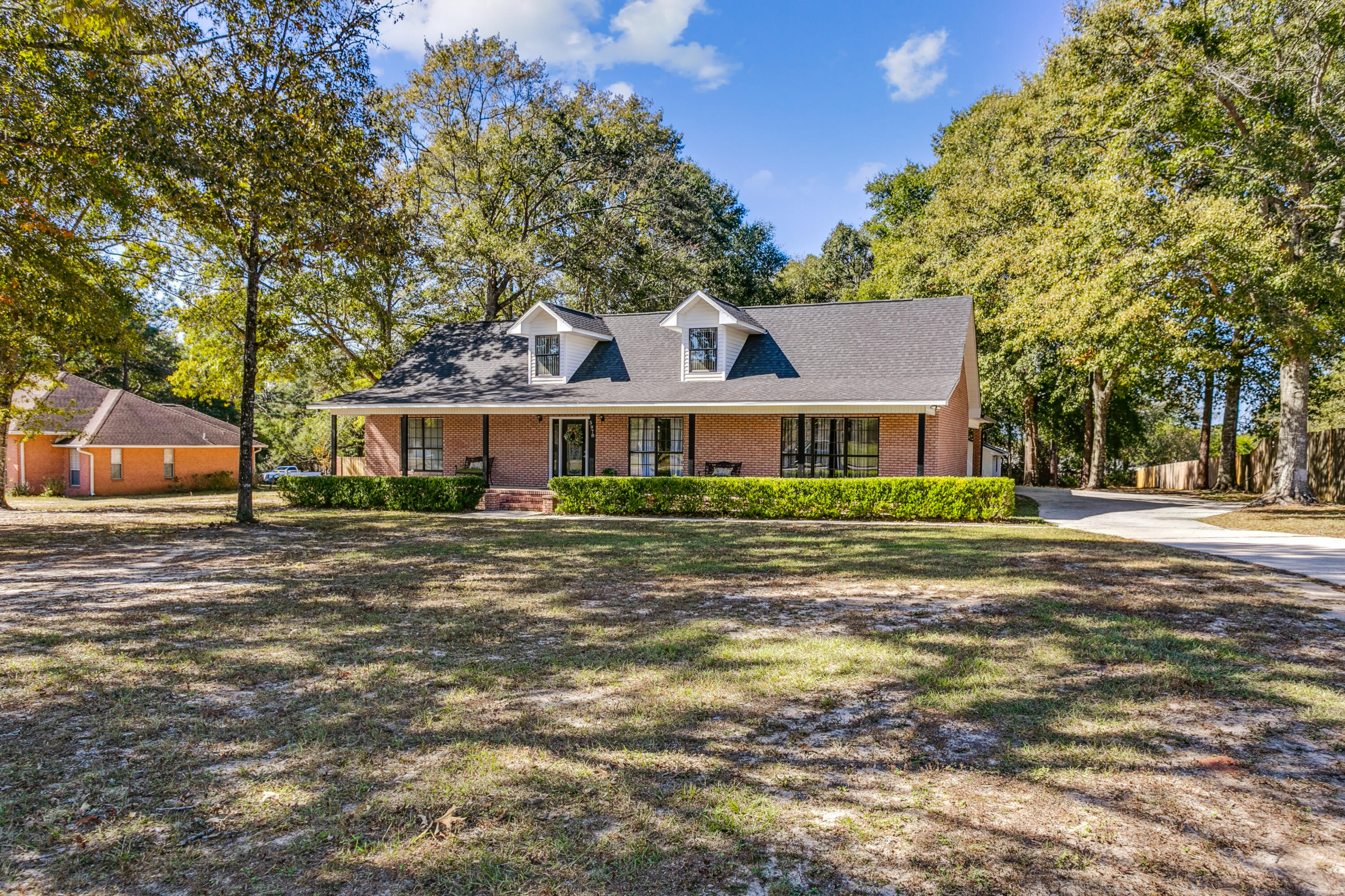 CRESTVIEW SUBURB - Residential