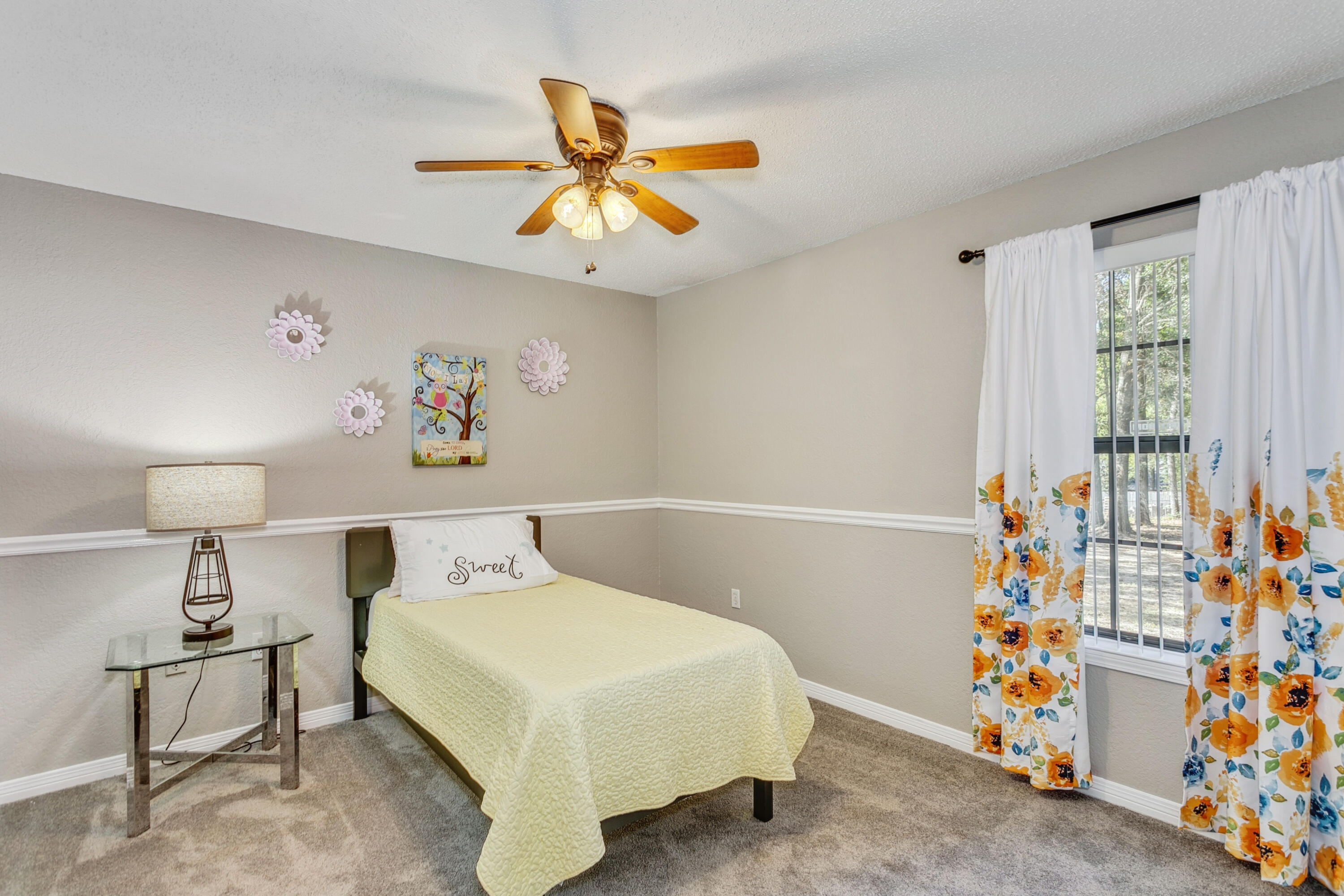 CRESTVIEW SUBURB - Residential