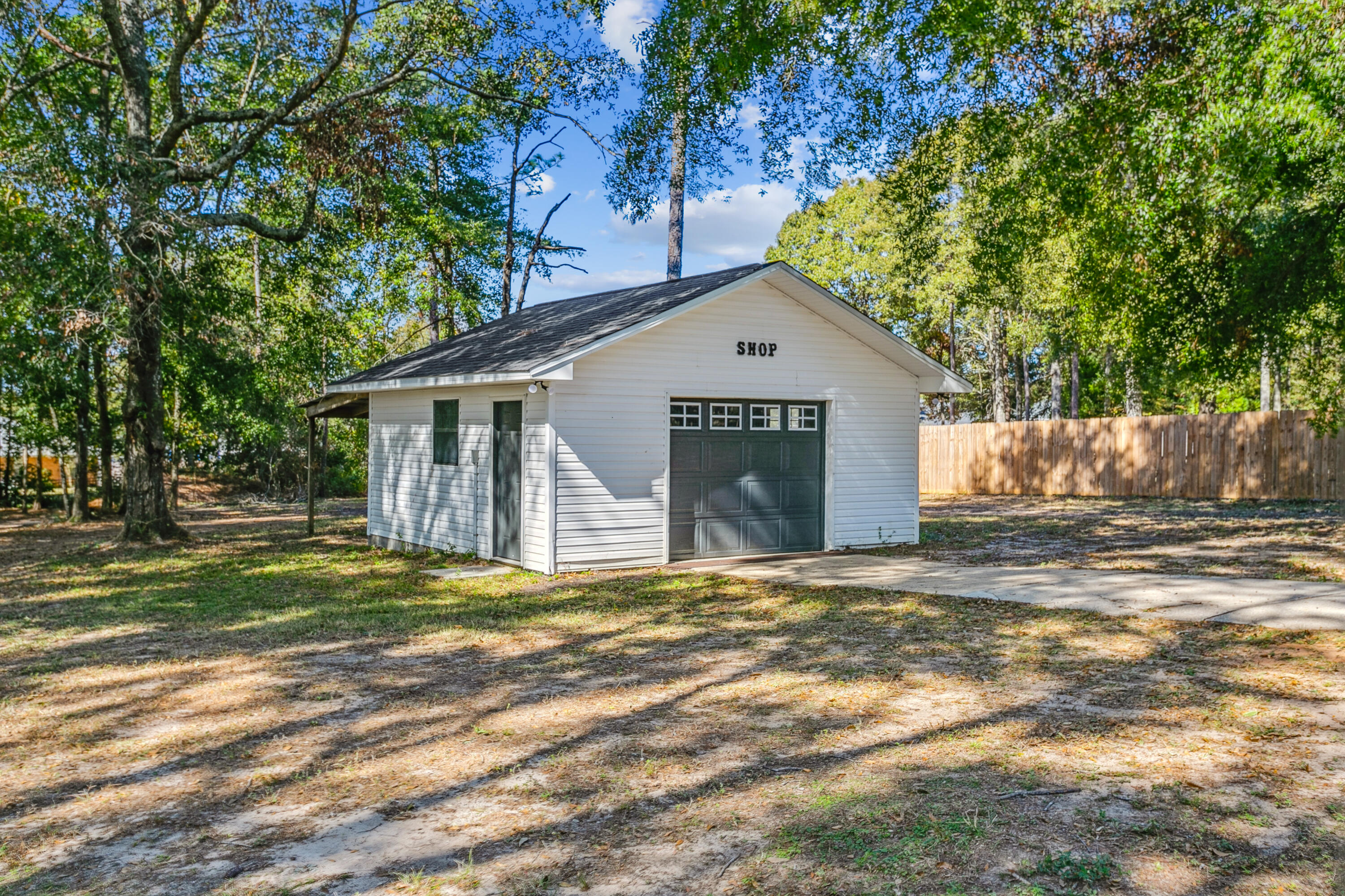 CRESTVIEW SUBURB - Residential