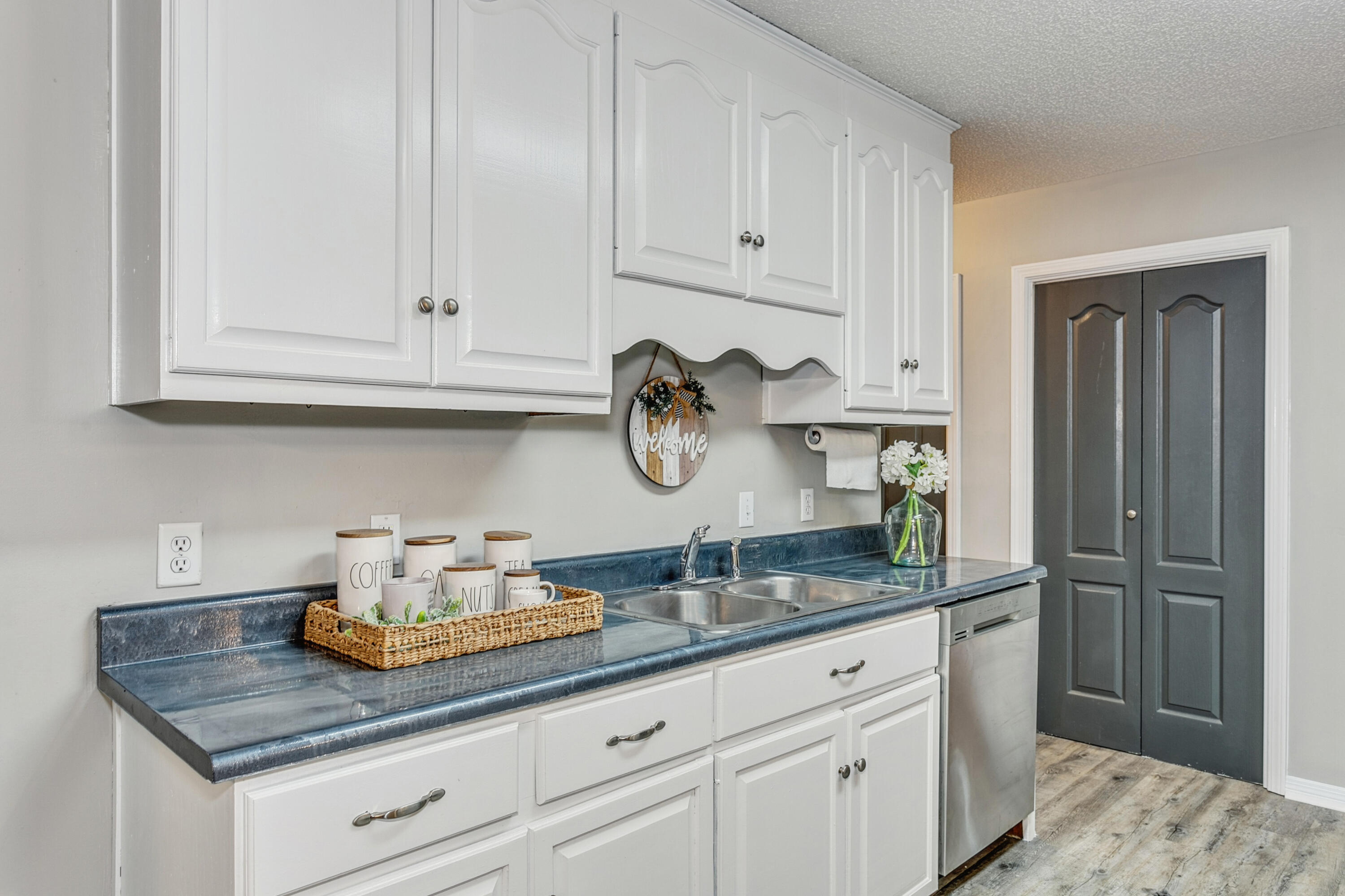 CRESTVIEW SUBURB - Residential