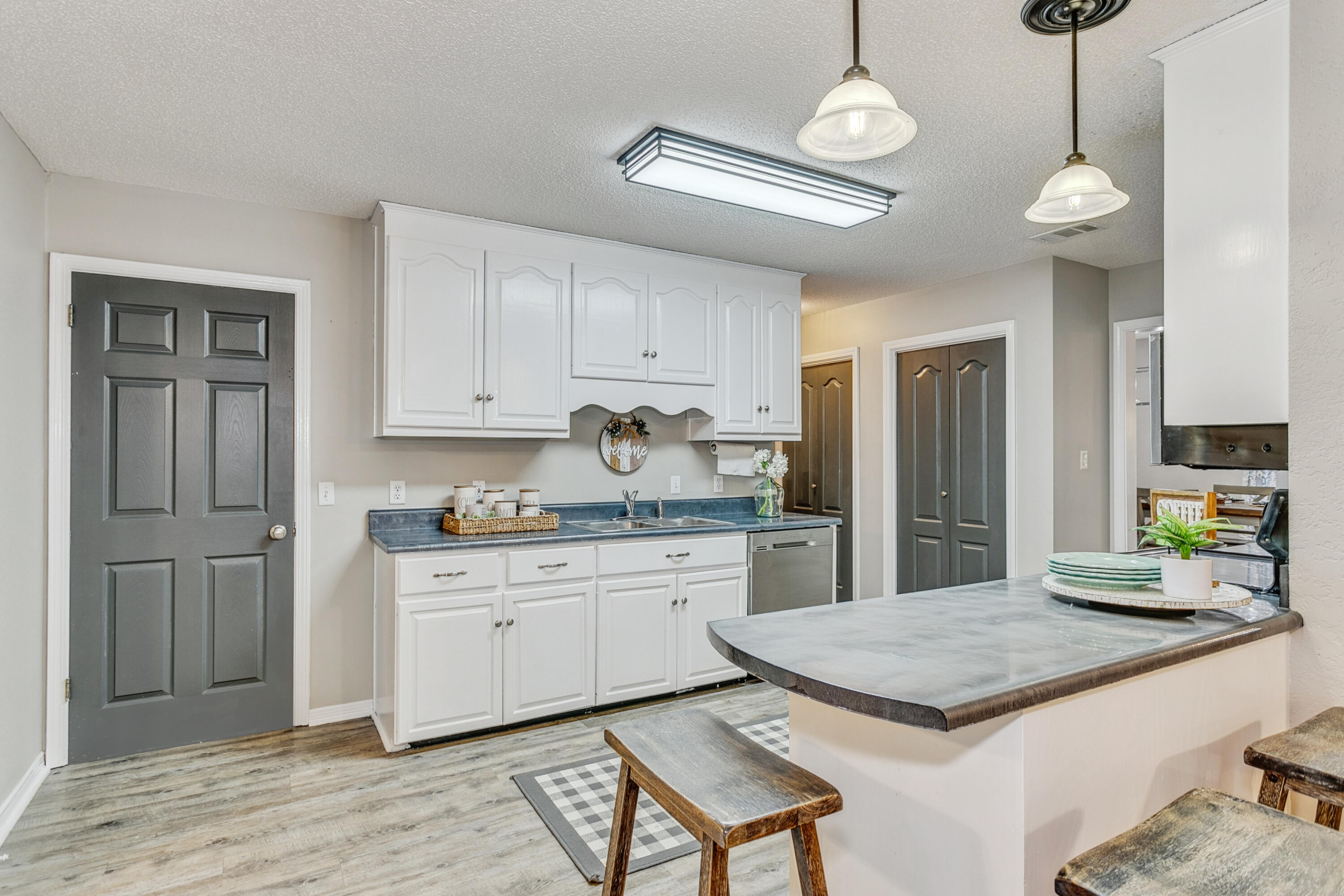 CRESTVIEW SUBURB - Residential