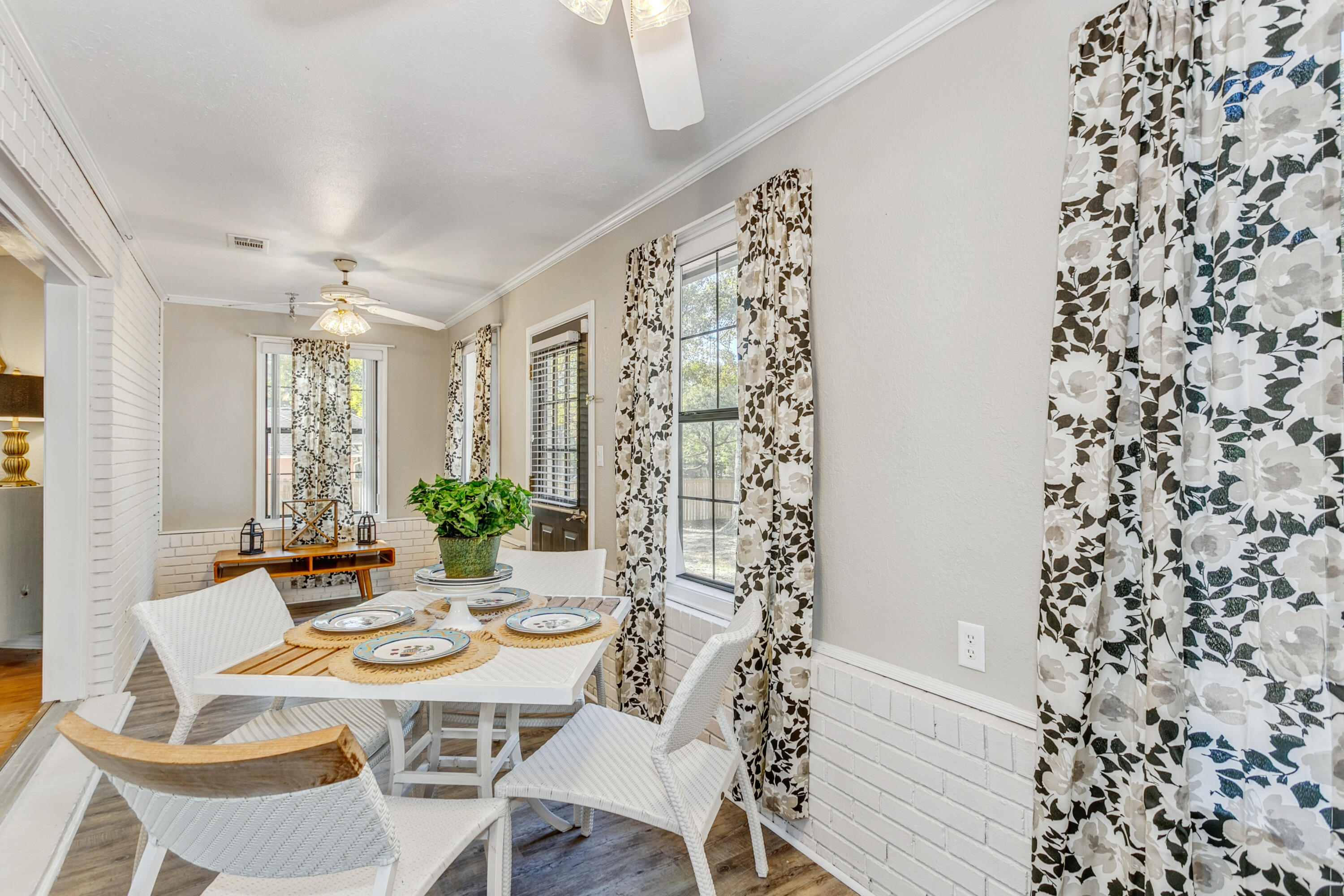 CRESTVIEW SUBURB - Residential