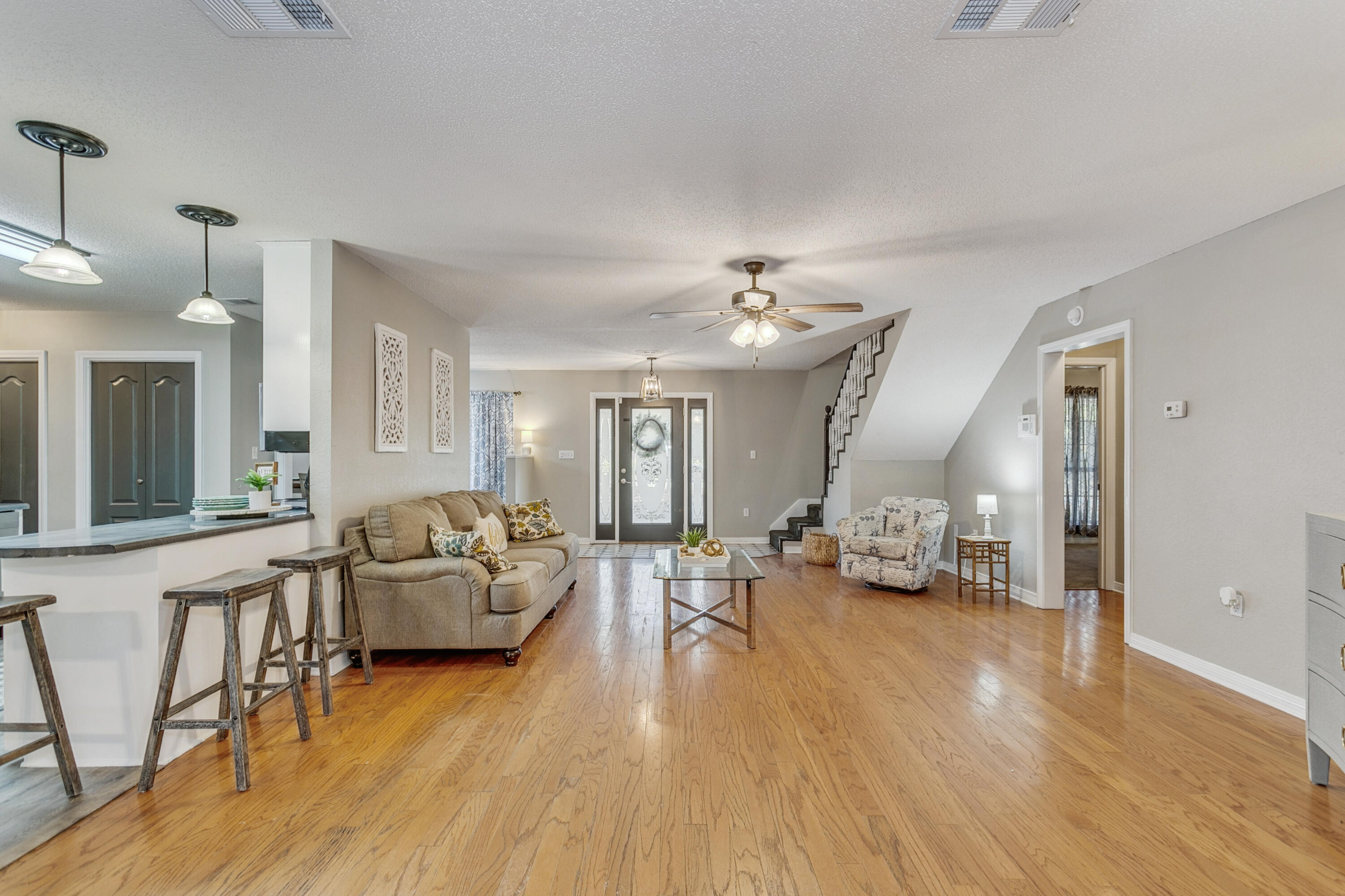 CRESTVIEW SUBURB - Residential