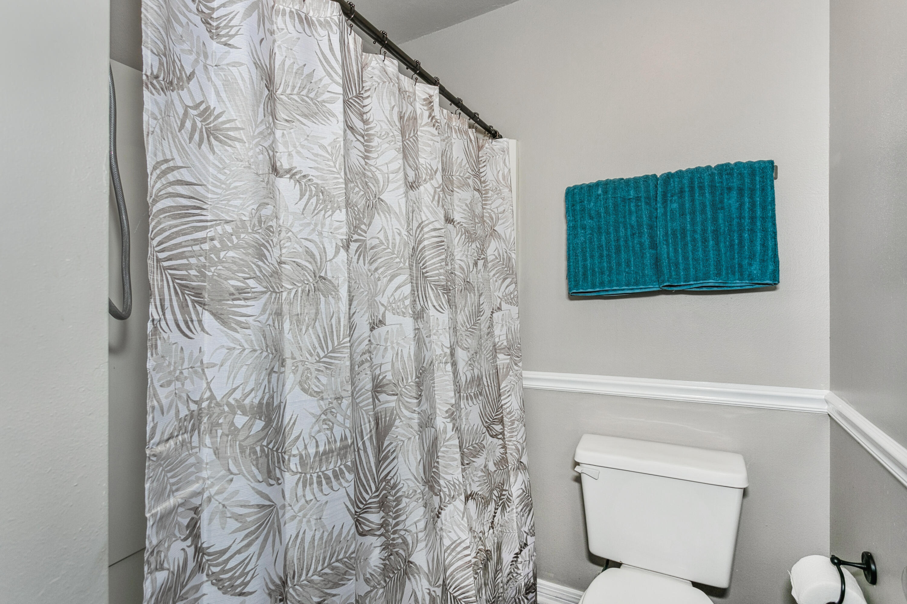 CRESTVIEW SUBURB - Residential