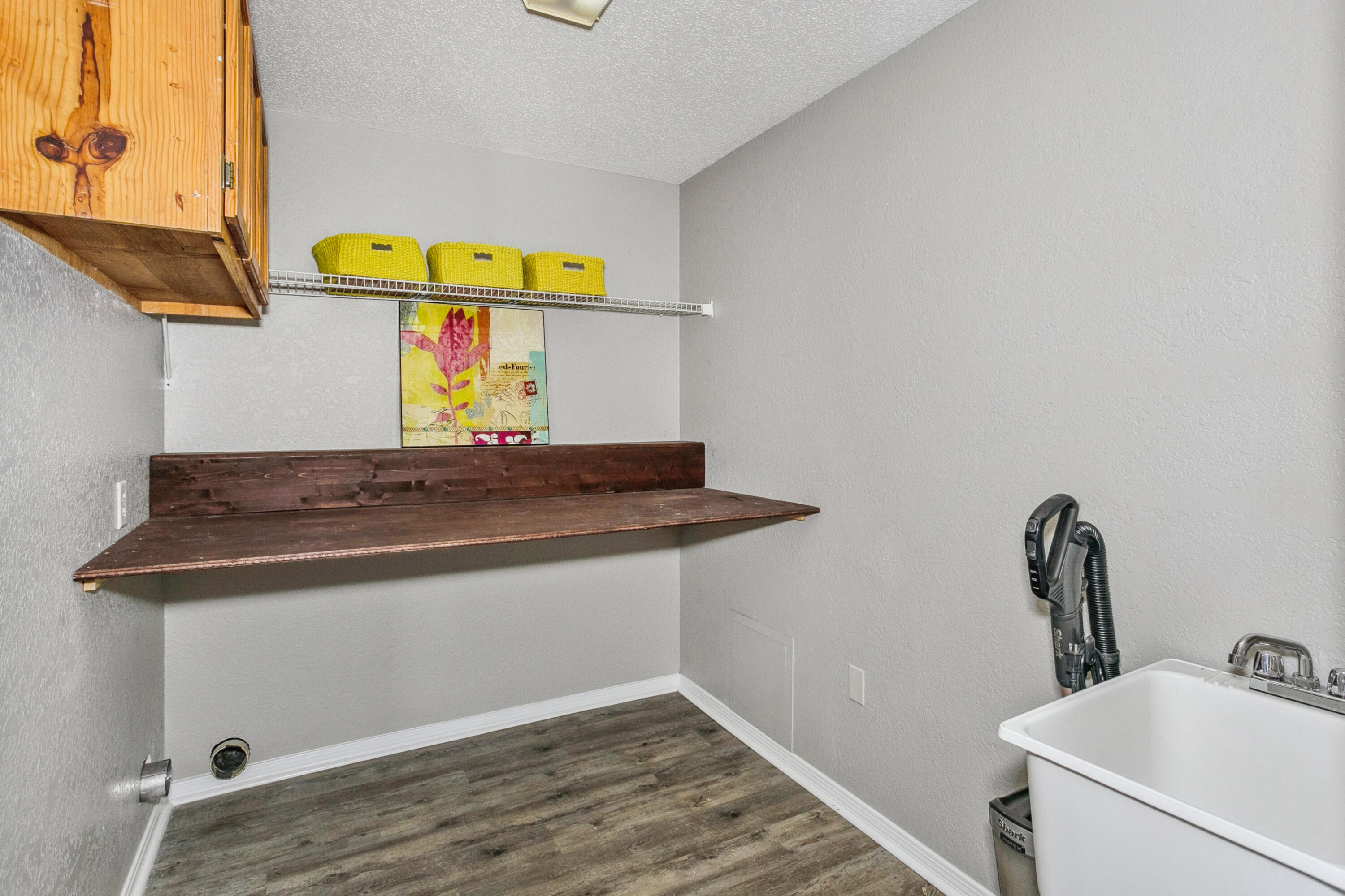 CRESTVIEW SUBURB - Residential