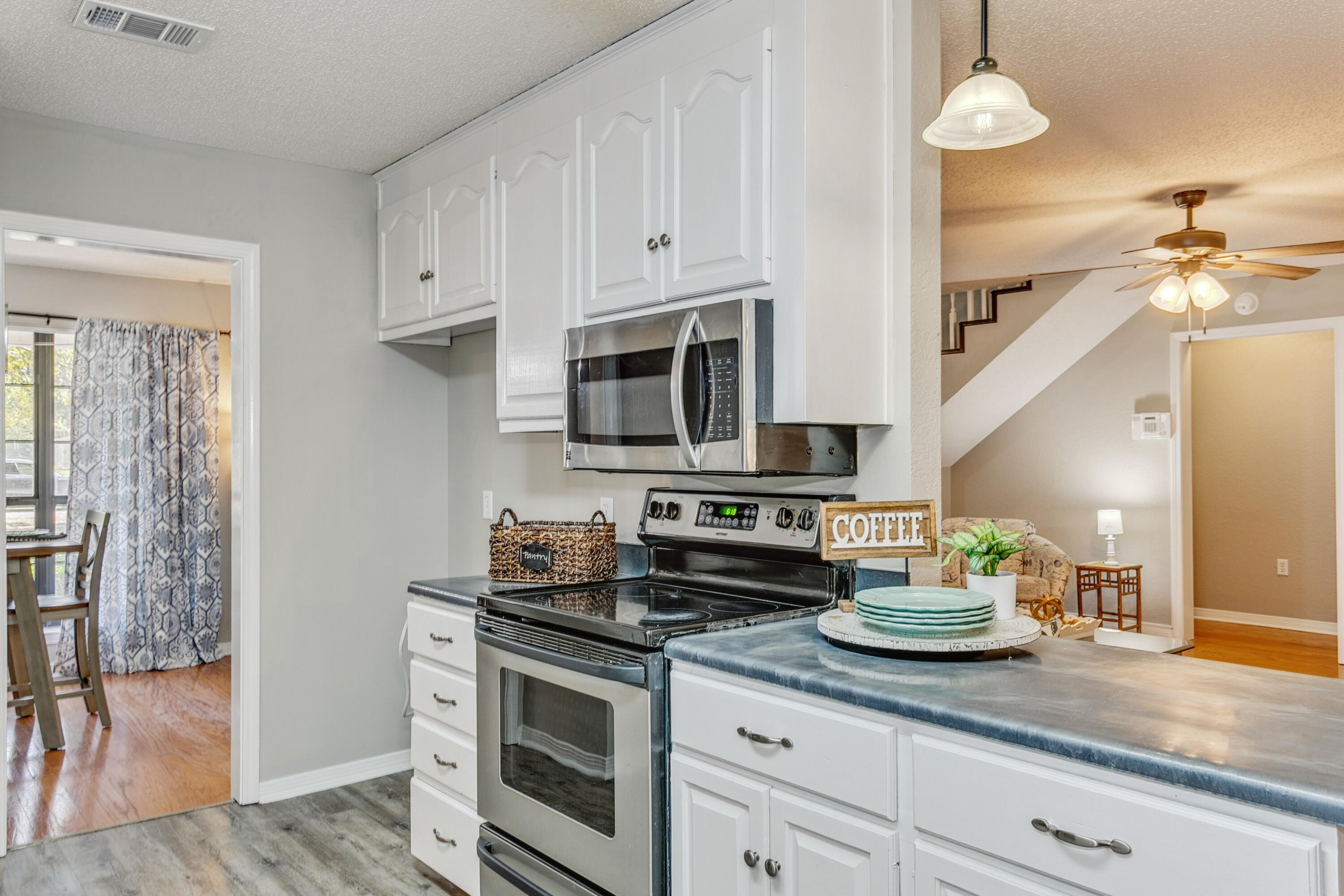 CRESTVIEW SUBURB - Residential