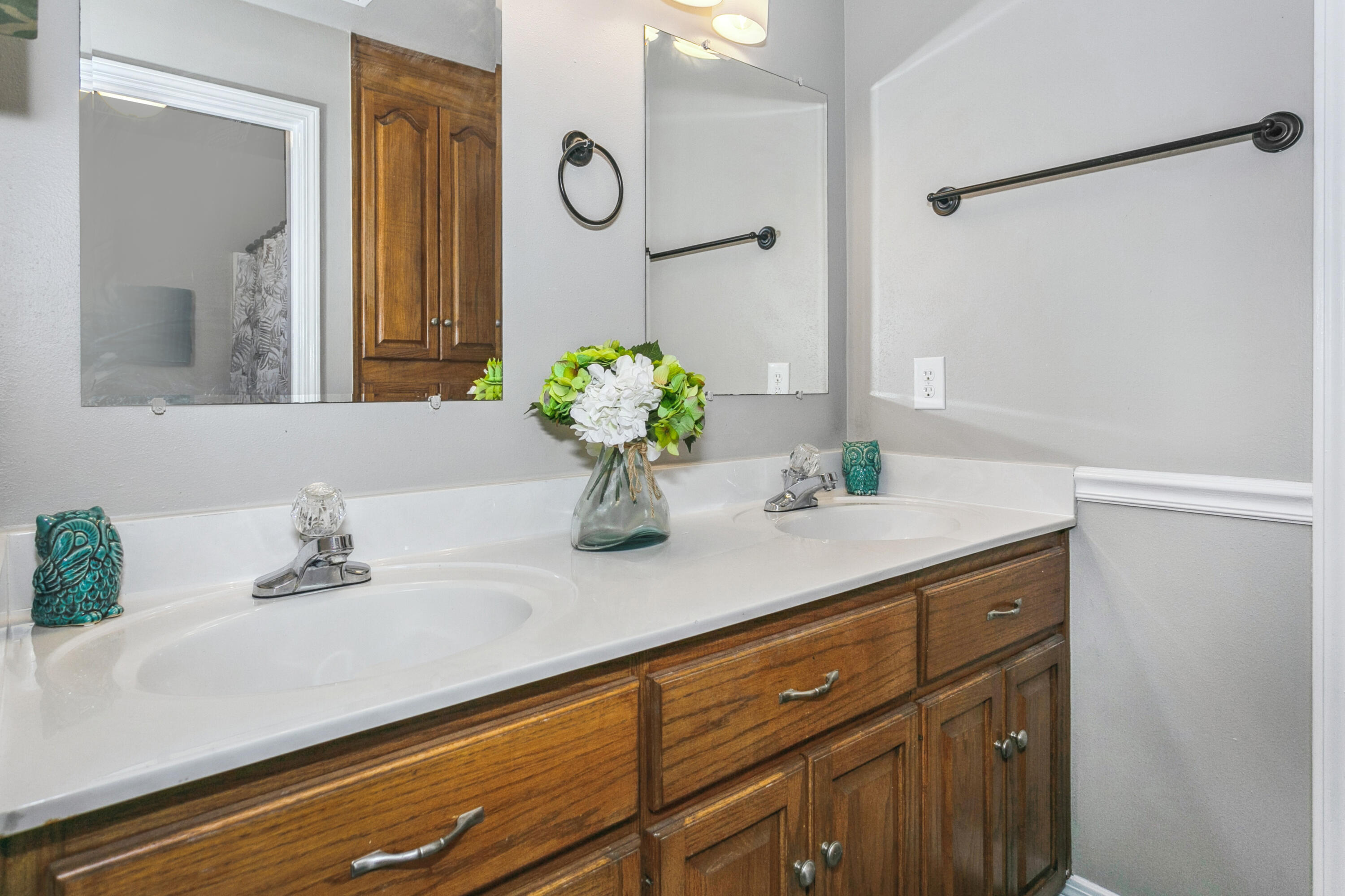 CRESTVIEW SUBURB - Residential