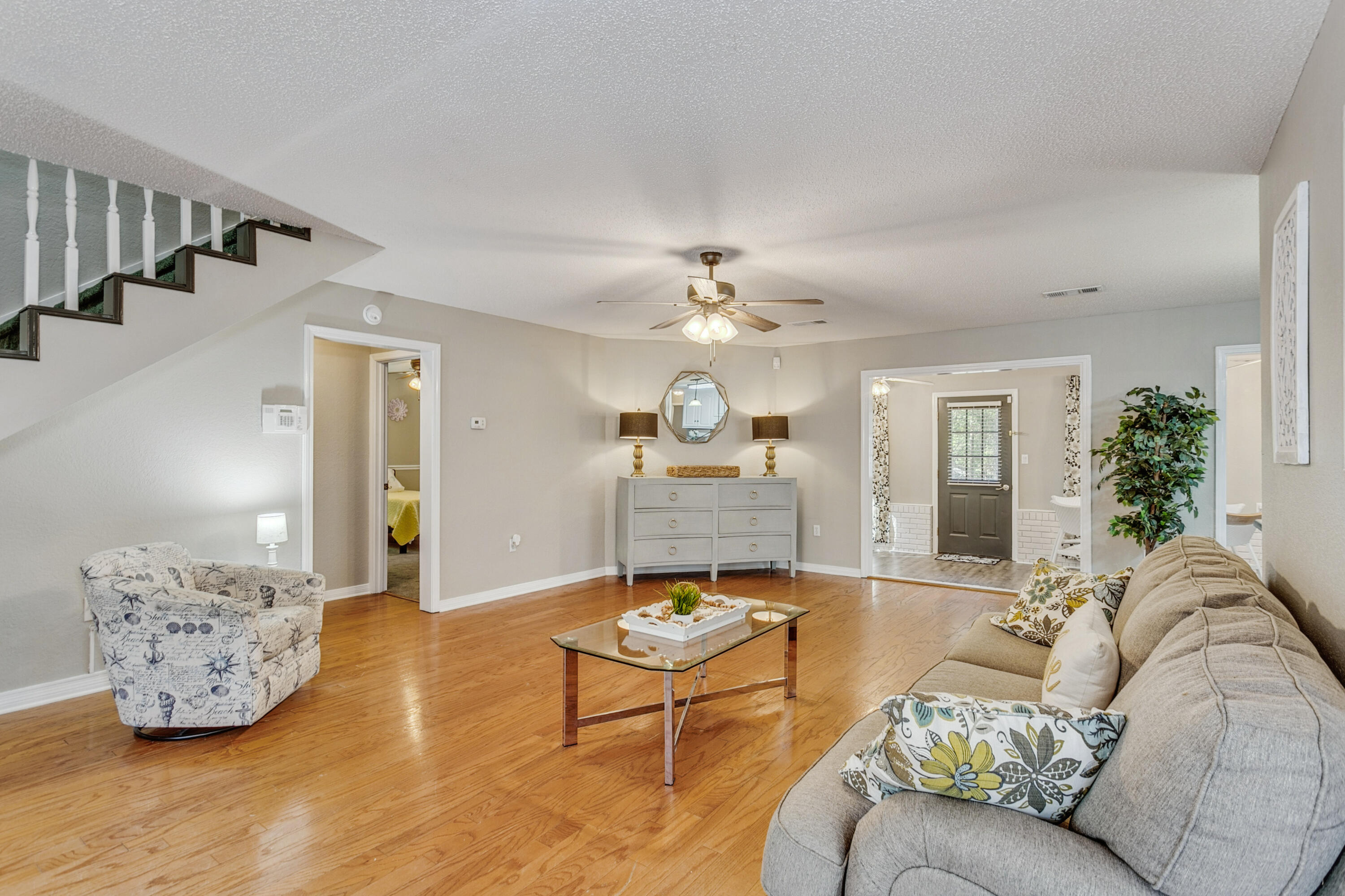 CRESTVIEW SUBURB - Residential