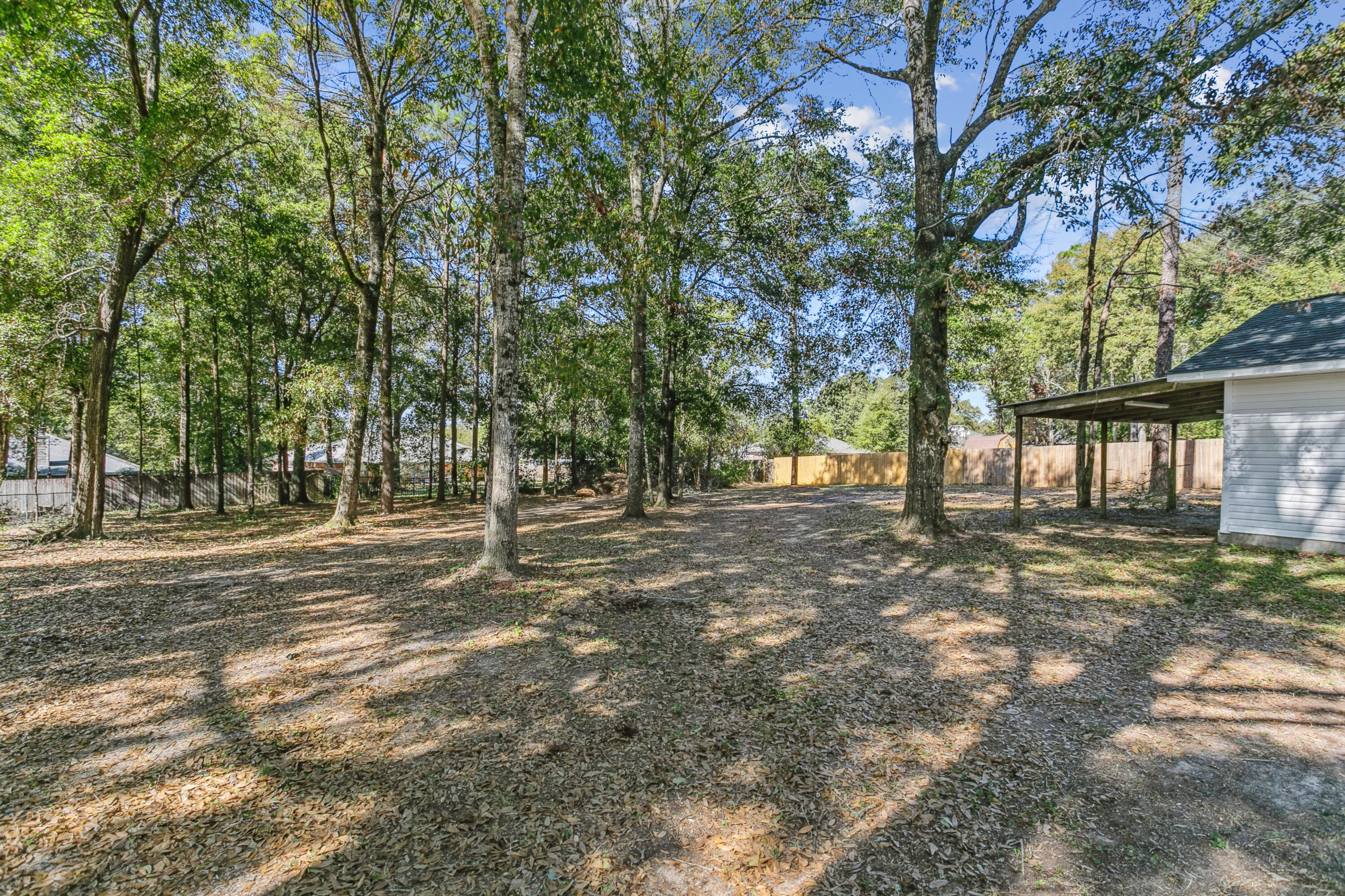 CRESTVIEW SUBURB - Residential