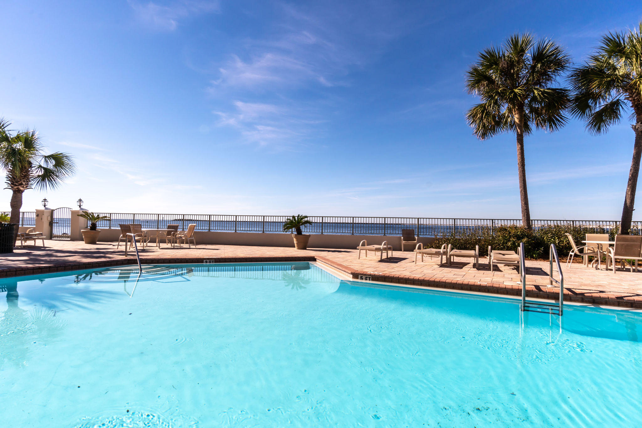 WATERVIEW TOWERS - Residential