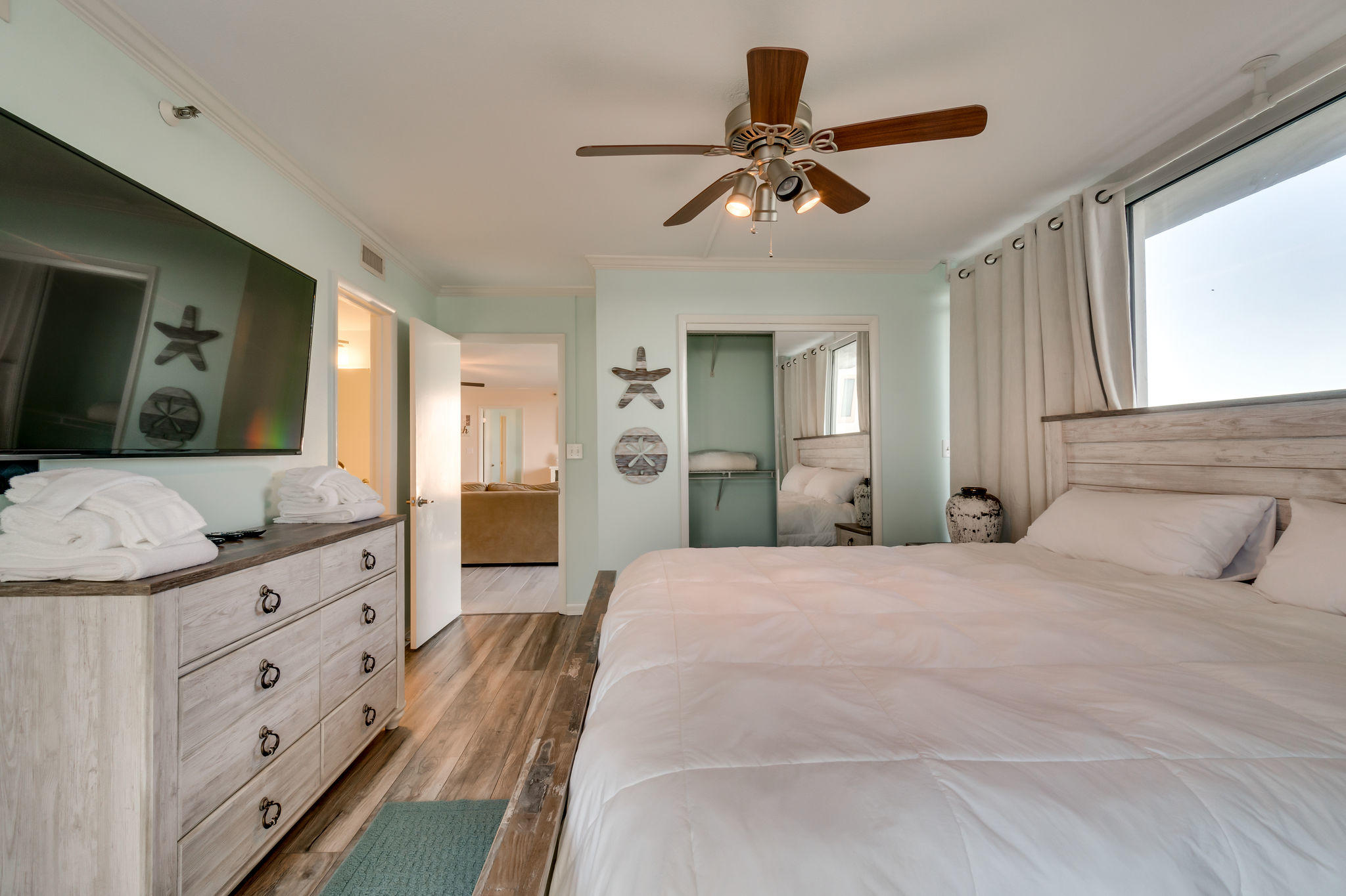 WATERVIEW TOWERS - Residential