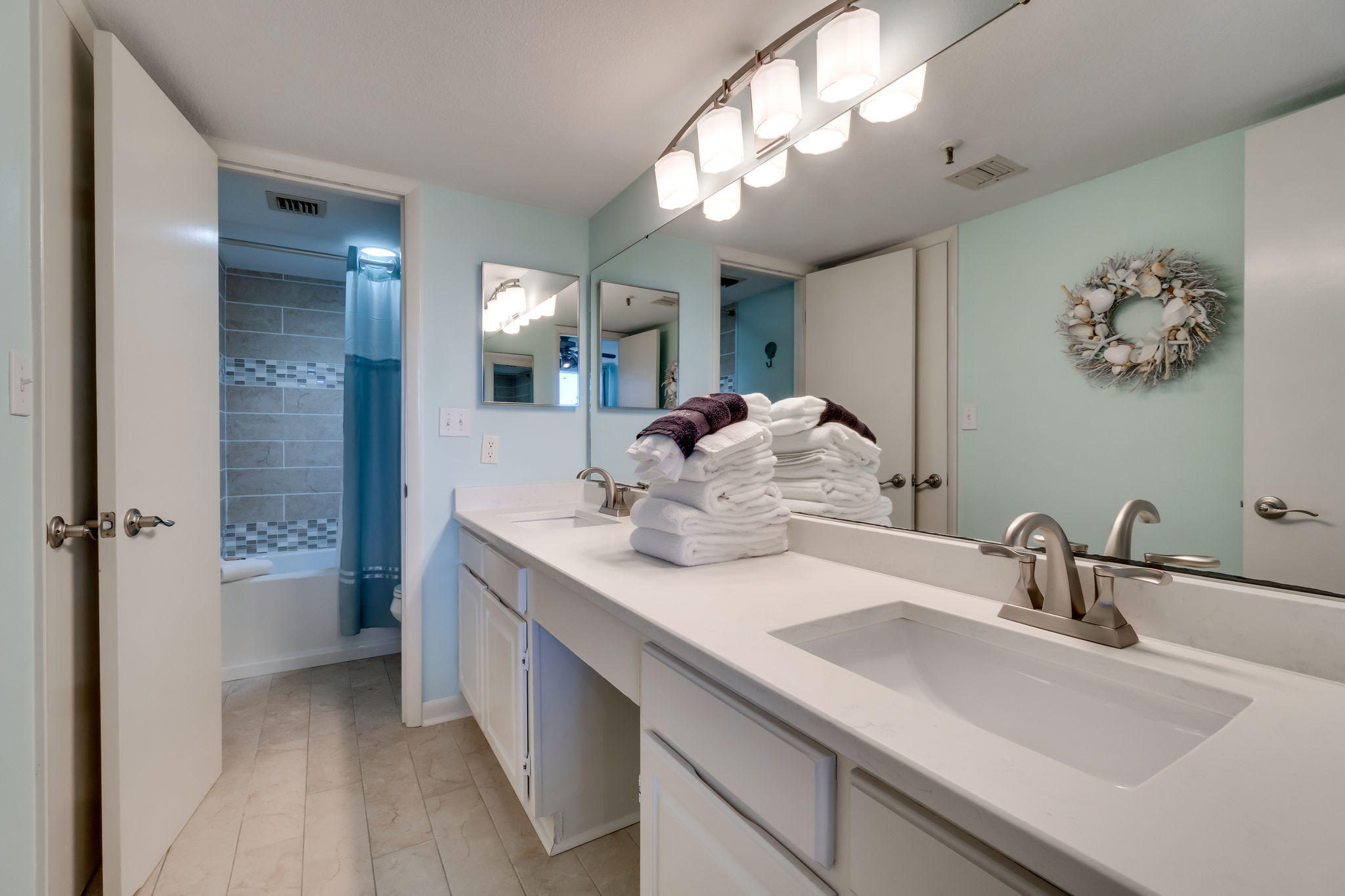 WATERVIEW TOWERS - Residential