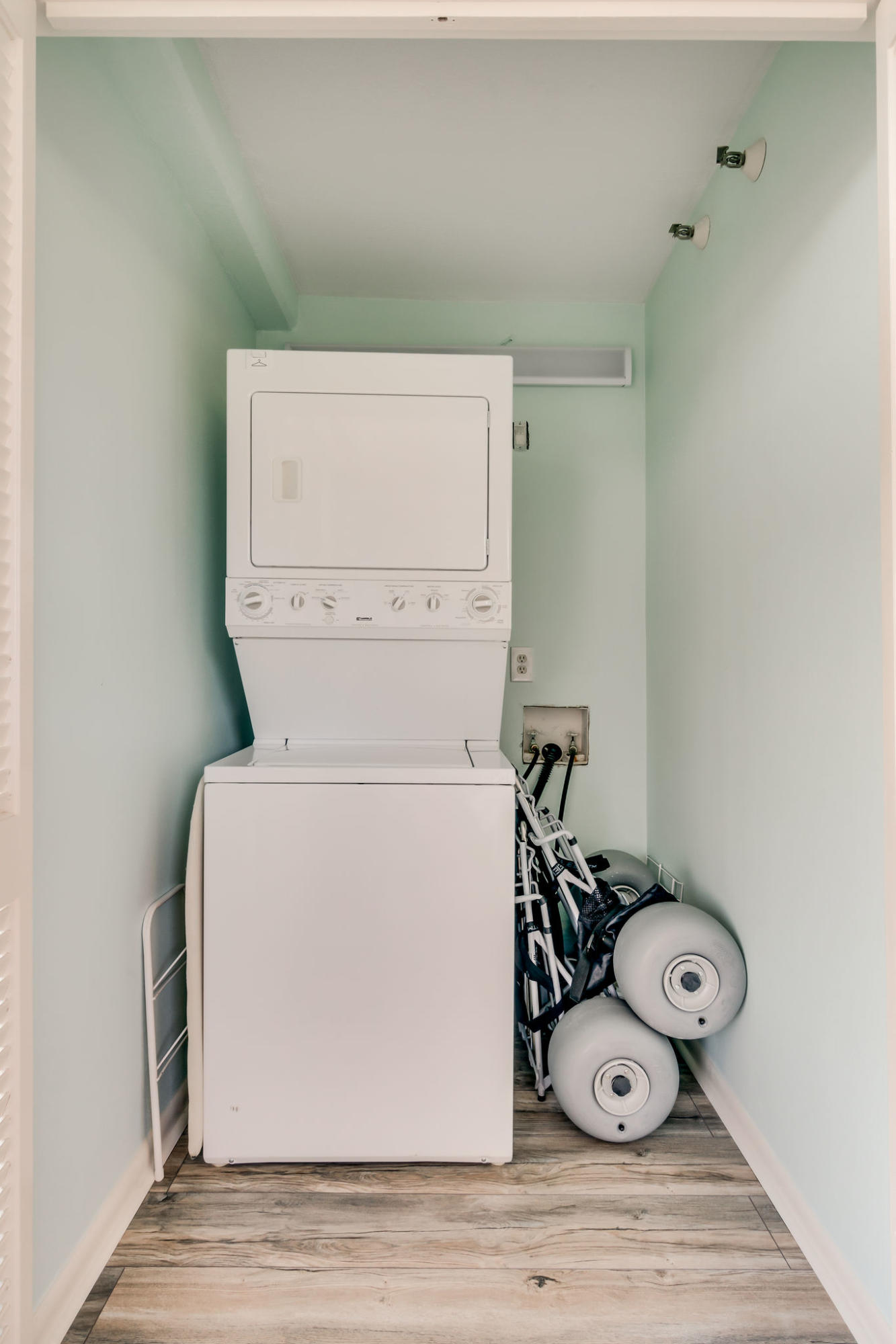 WATERVIEW TOWERS - Residential