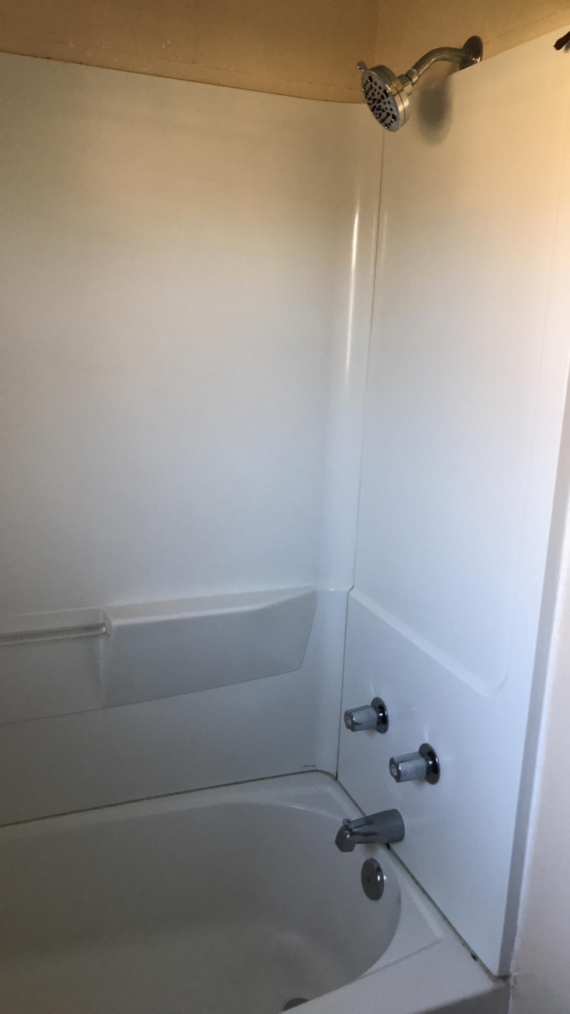 CHATEAU PRES DE LA MER - Residential Lease