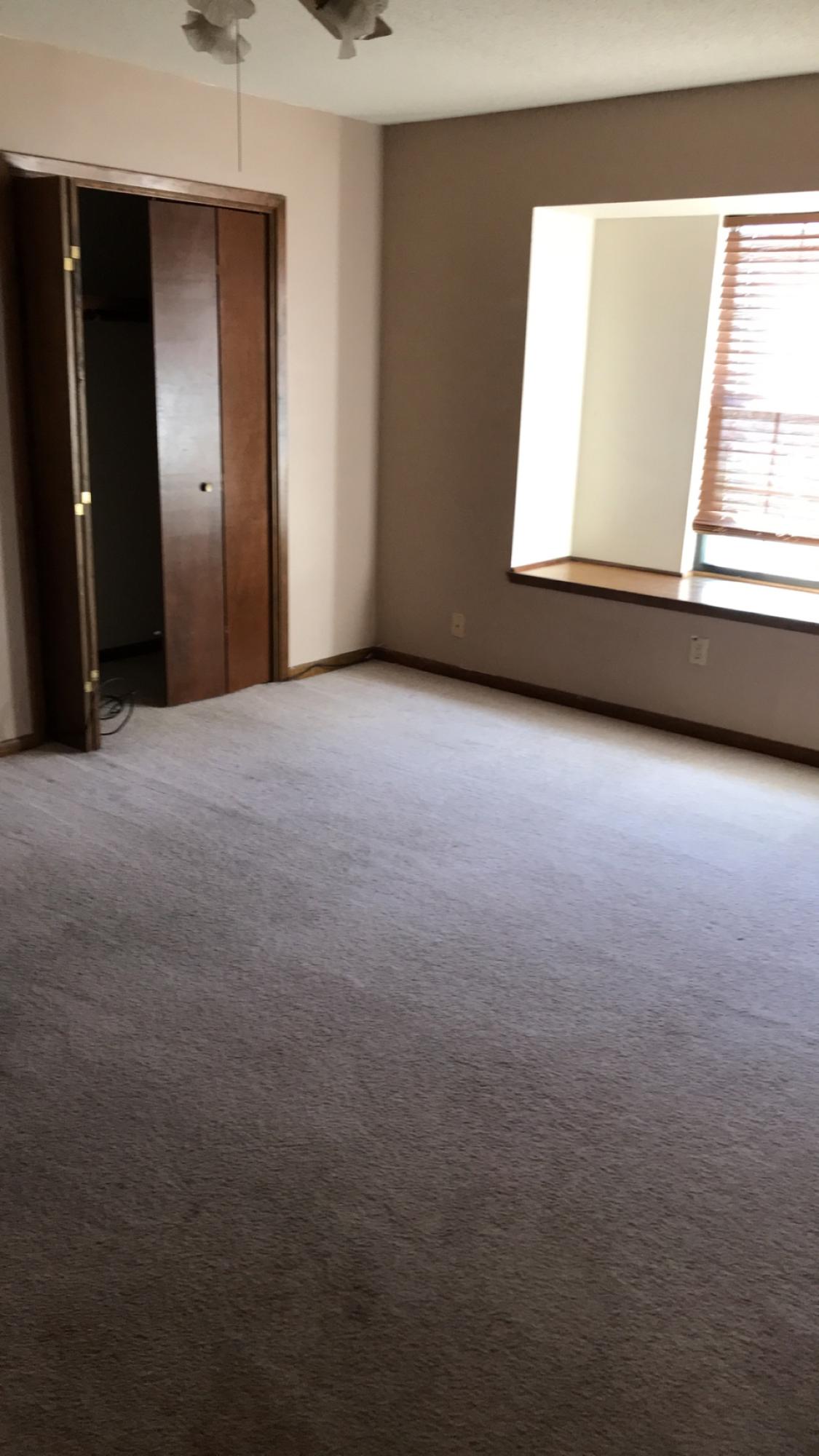 CHATEAU PRES DE LA MER - Residential Lease