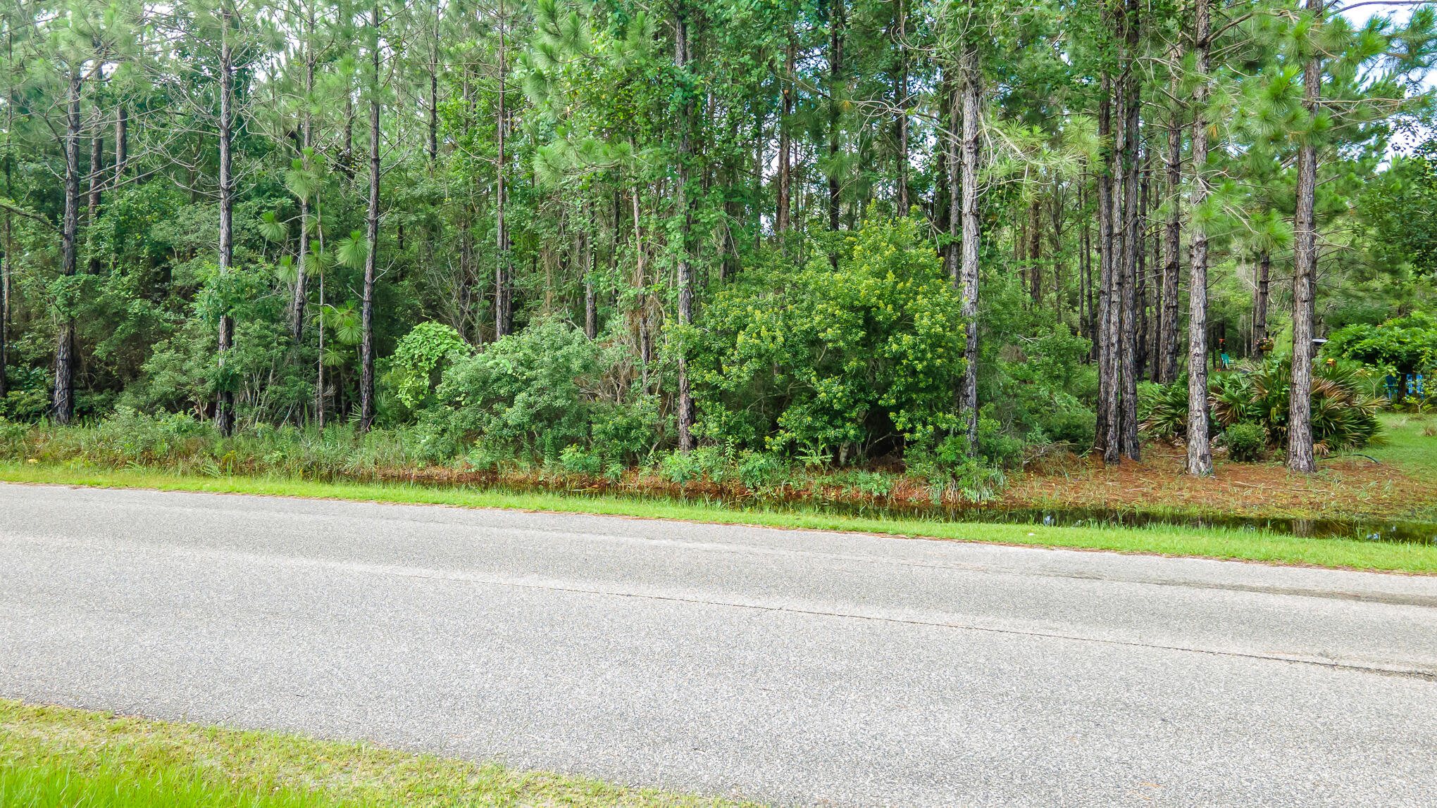 MACK BAYOU PINES S/D - Land