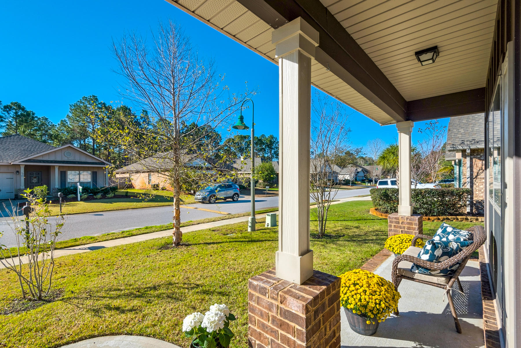 WHISPERING LAKE - Residential