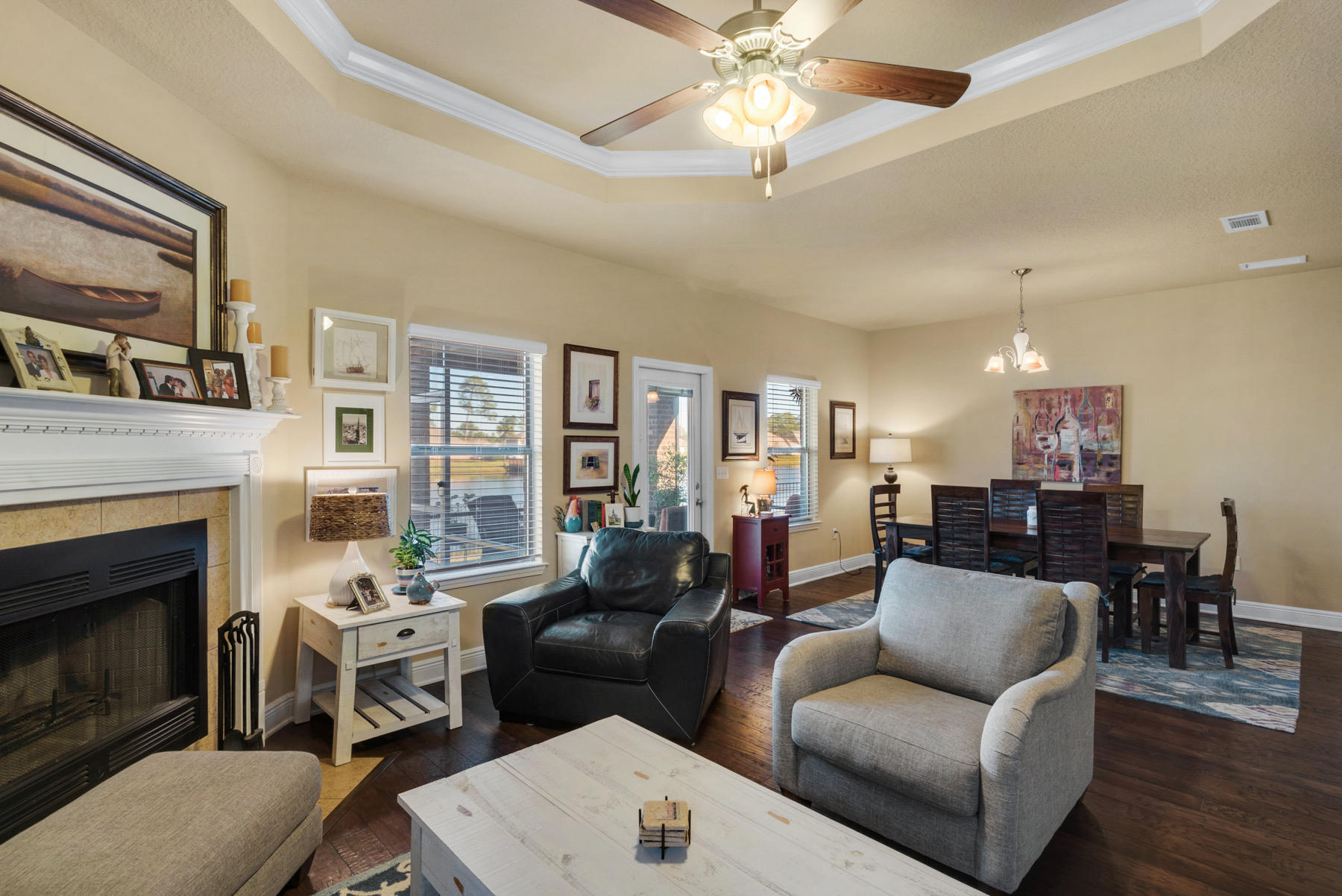 WHISPERING LAKE - Residential