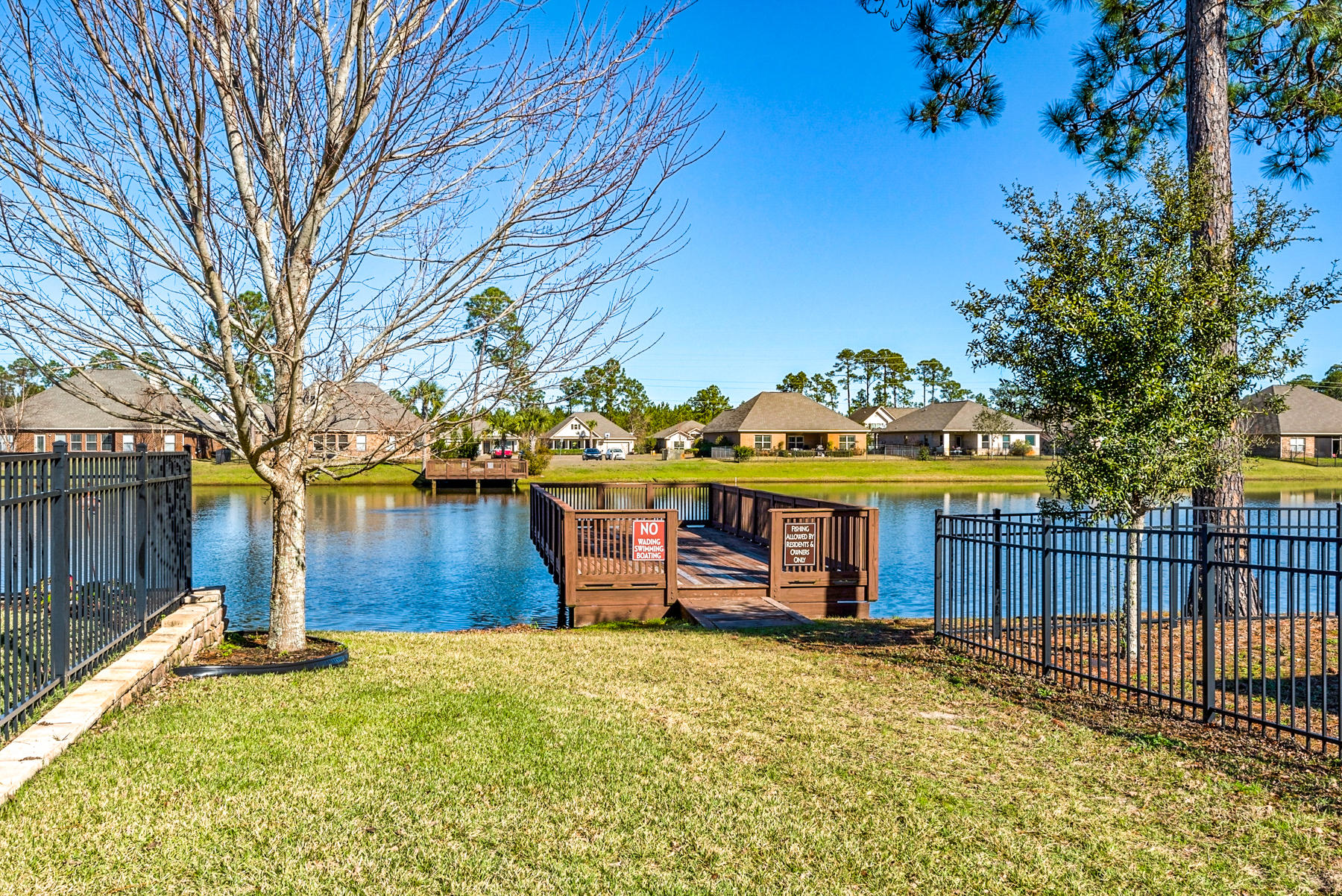 WHISPERING LAKE - Residential