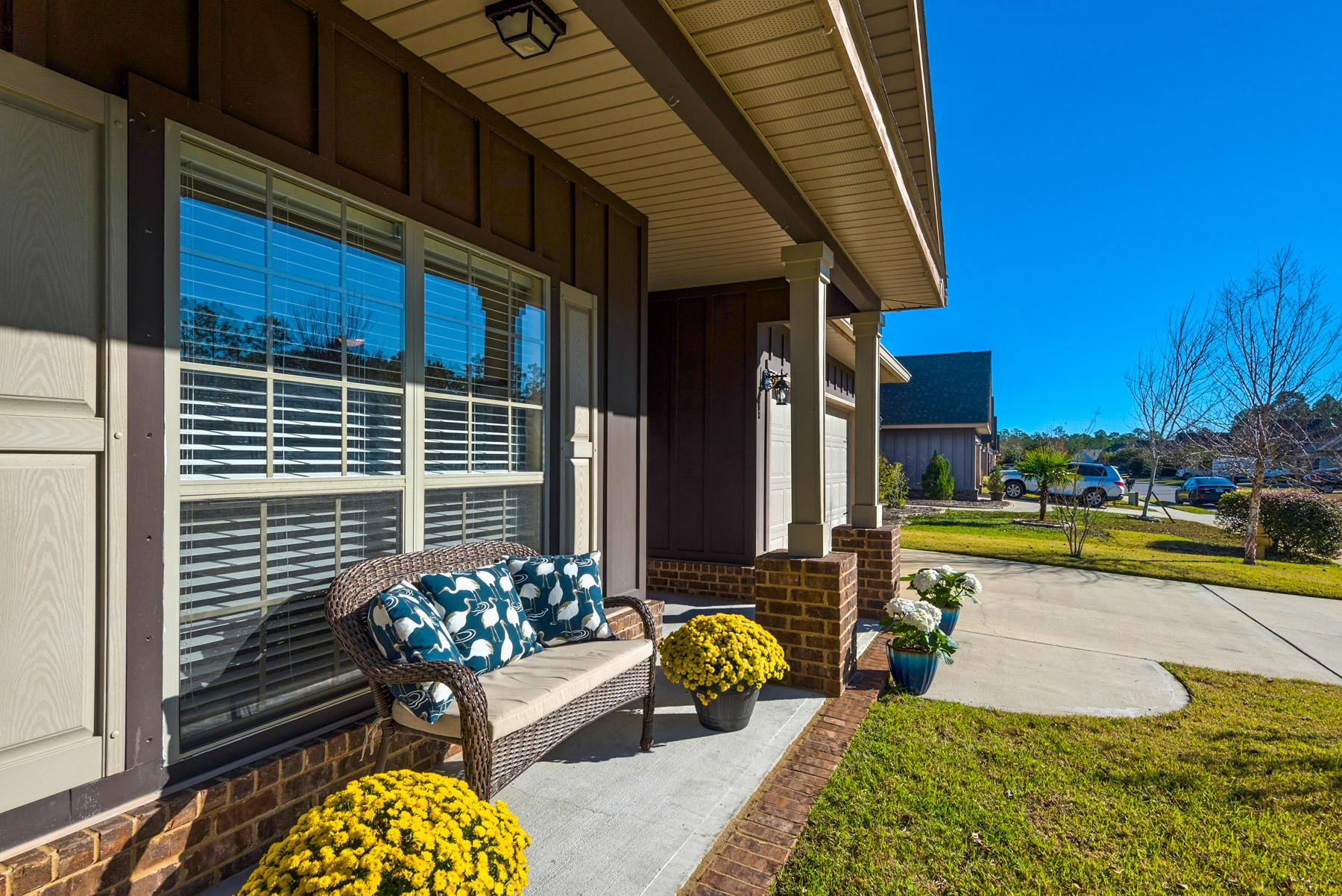 WHISPERING LAKE - Residential