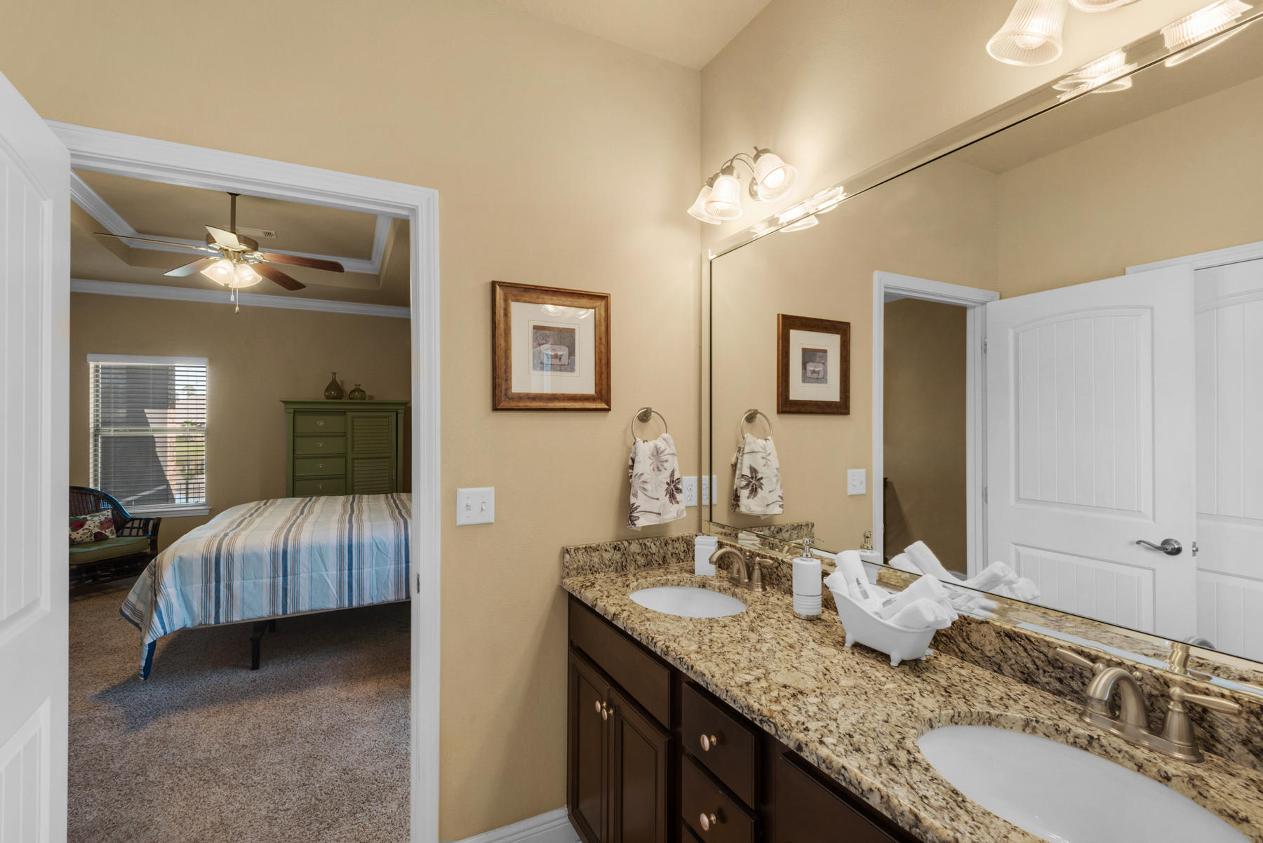 WHISPERING LAKE - Residential