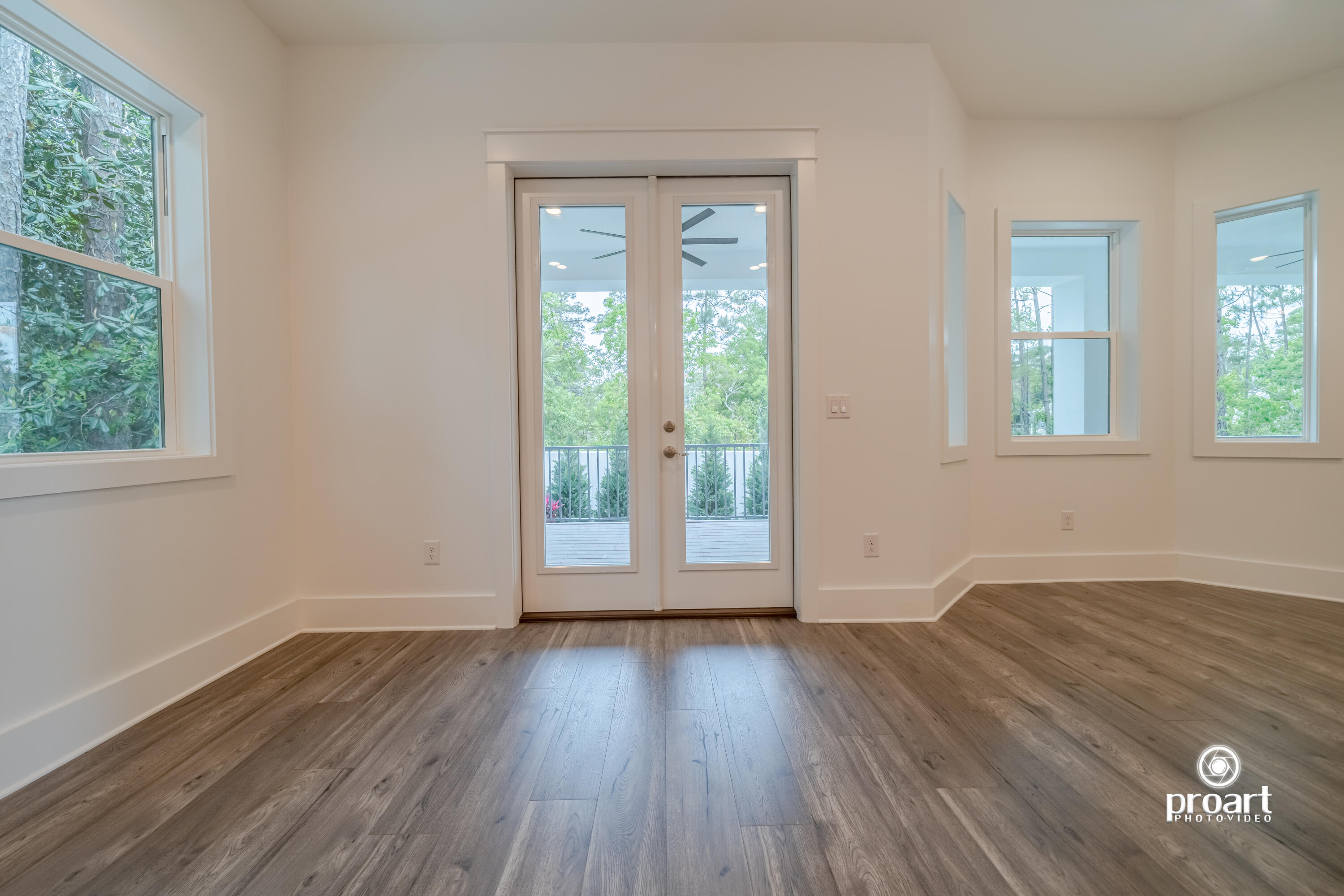 TOWN OF SANTA ROSA - Residential