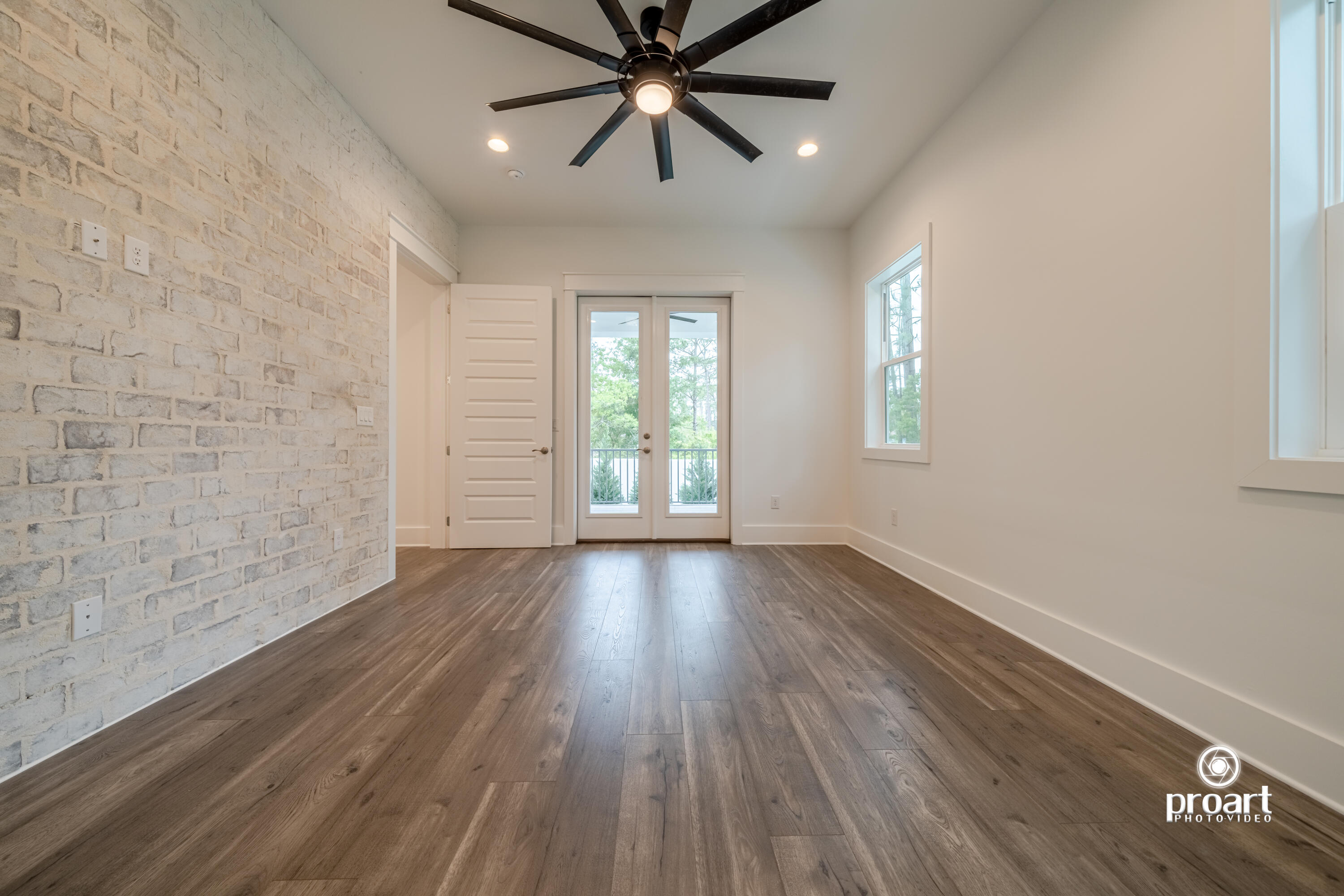 TOWN OF SANTA ROSA - Residential