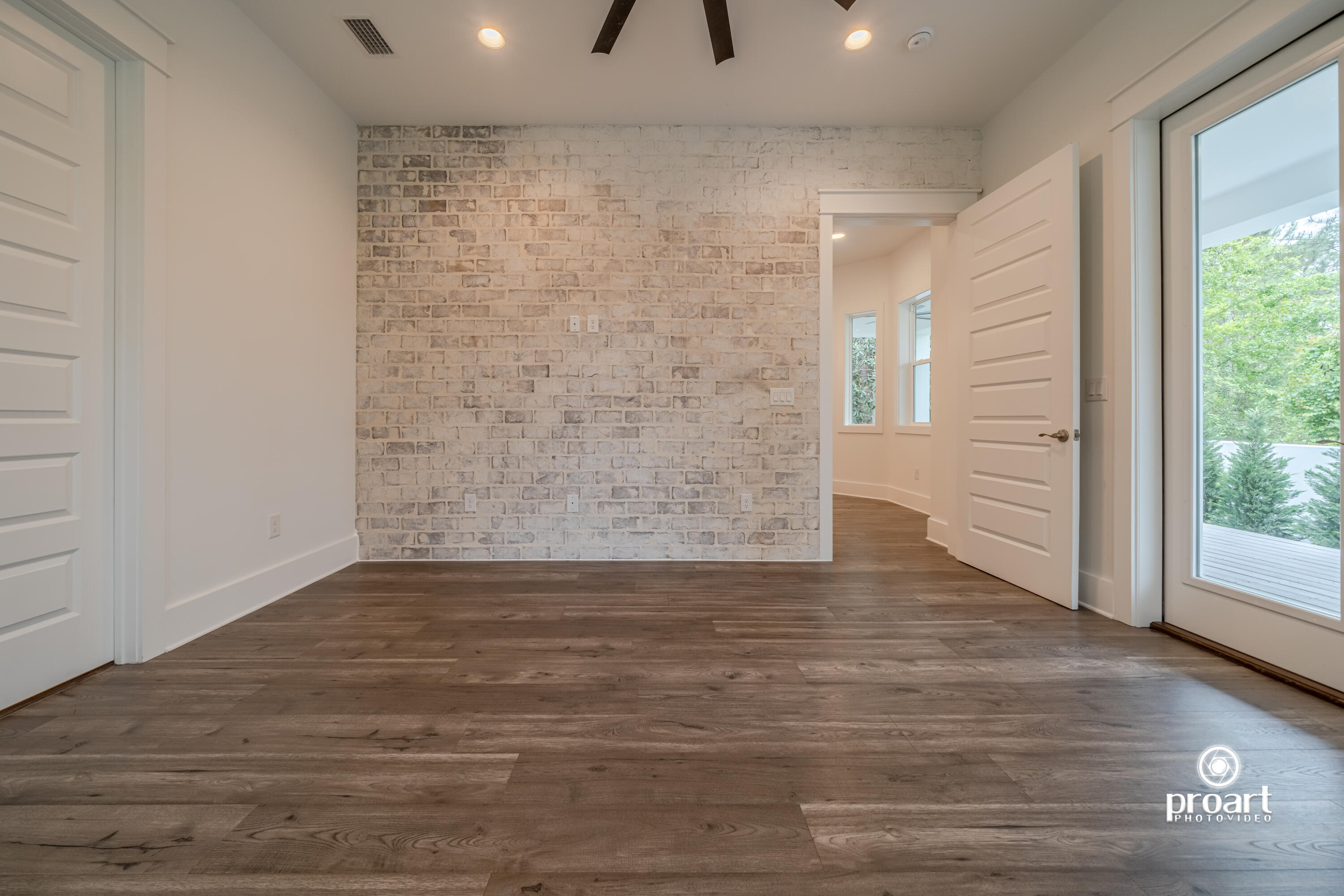 TOWN OF SANTA ROSA - Residential