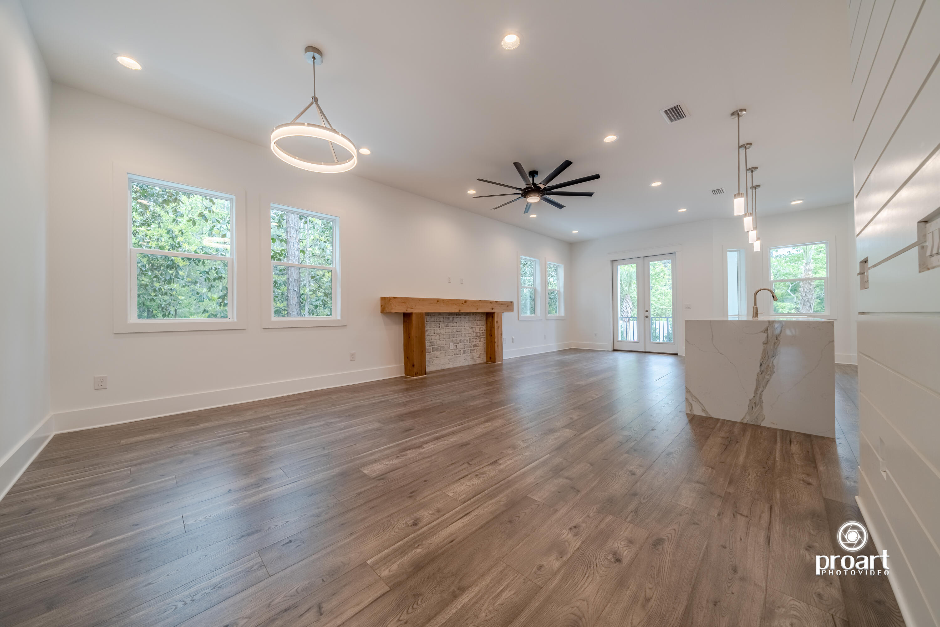 TOWN OF SANTA ROSA - Residential