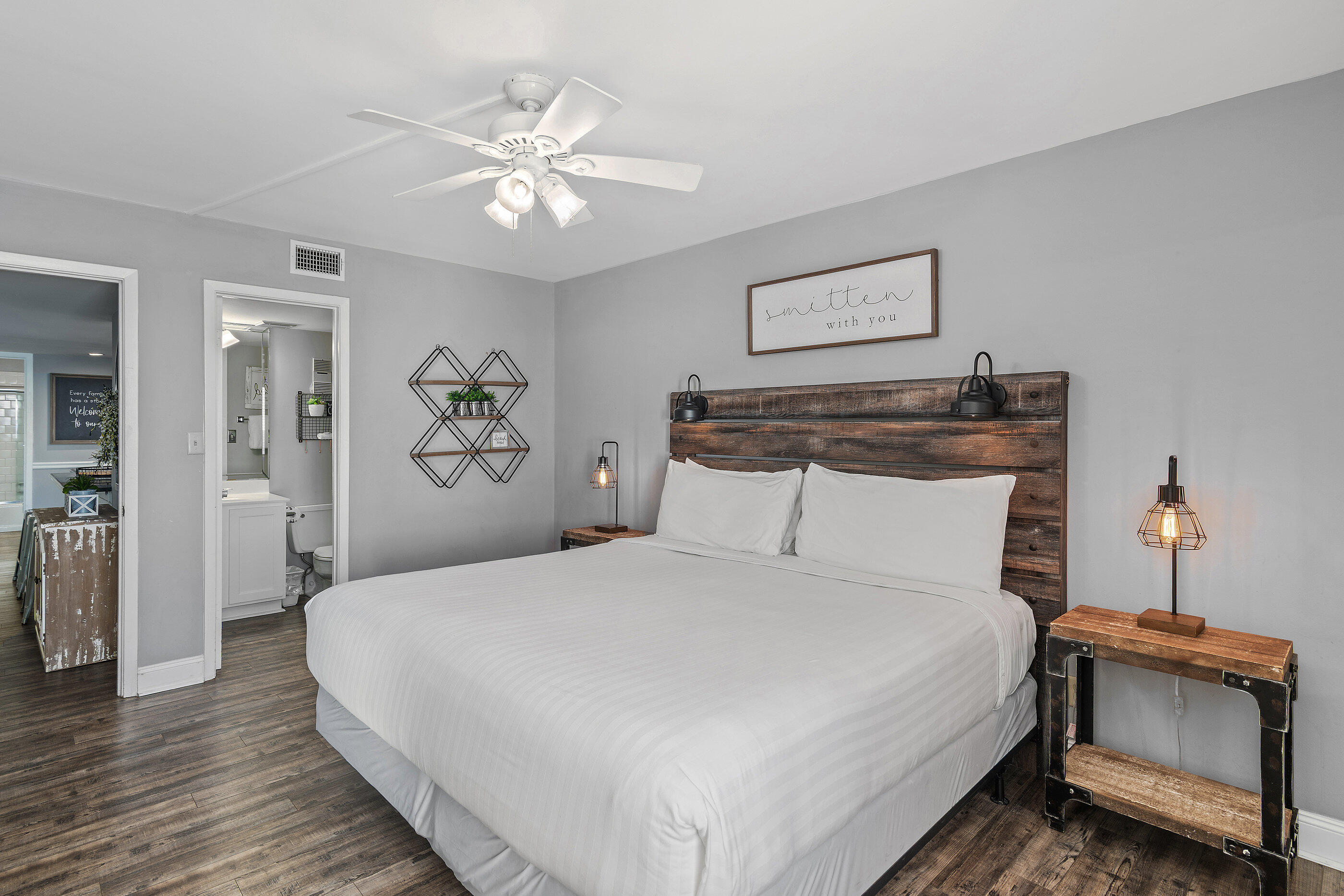 HOLIDAY SURF & RACQUET CLUB - Residential