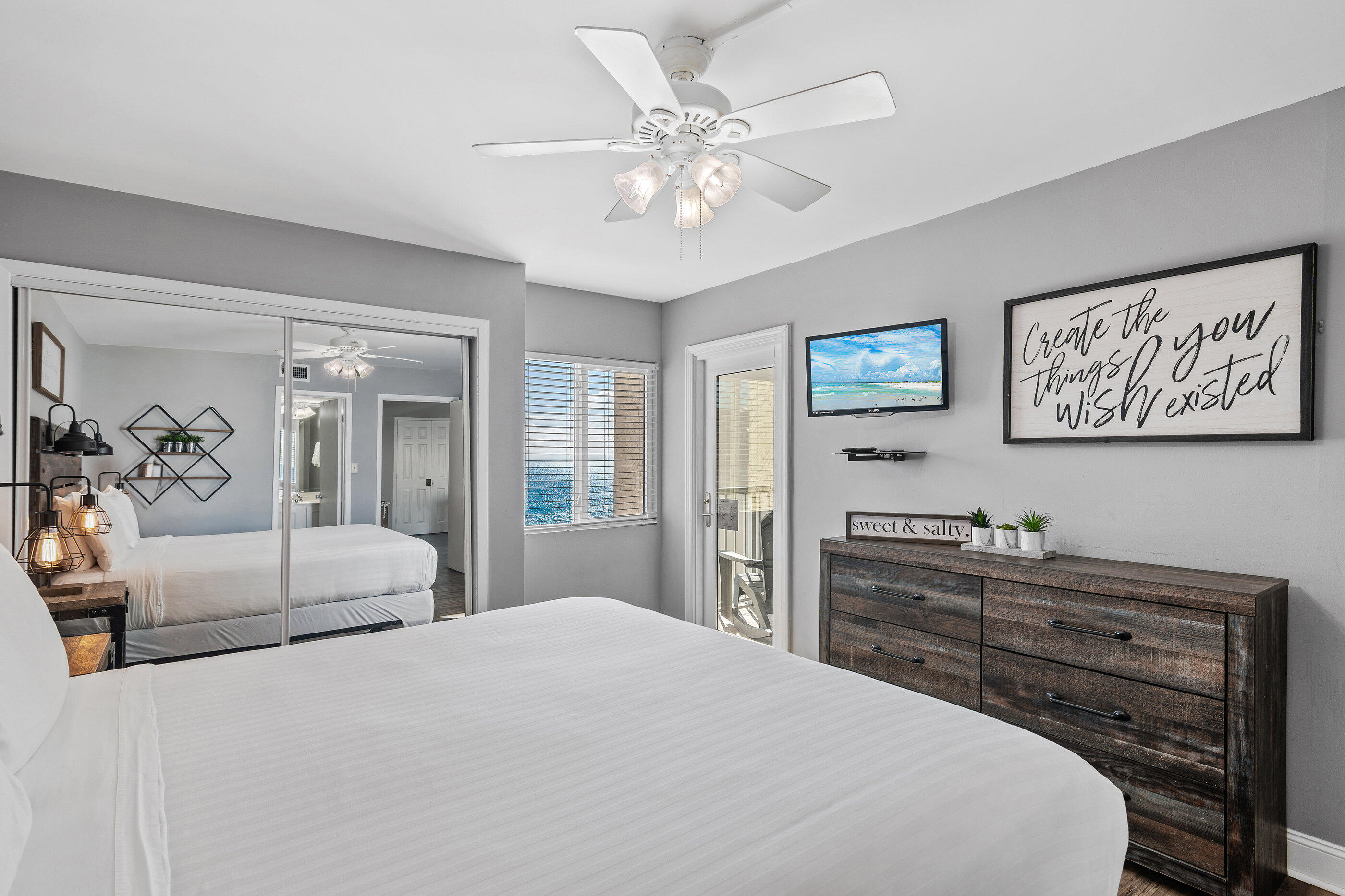 HOLIDAY SURF & RACQUET CLUB - Residential