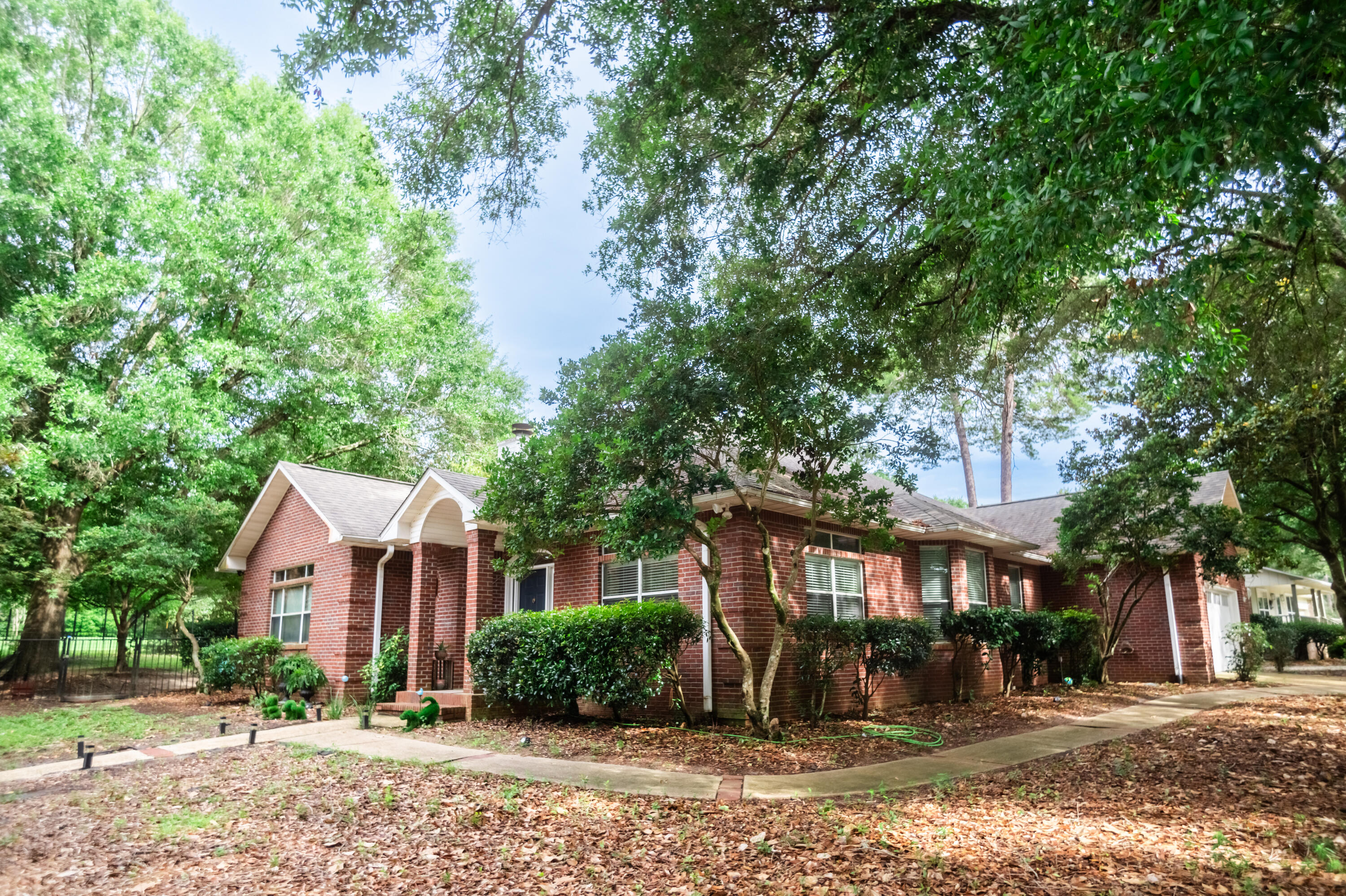 Welcome to 282 Wava Avenue! This beautifully maintained 3 bedroom, 2.5-bath home is perfectly positioned on the 14th tee of the Rocky Bayou Golf Course, offering the best of golf course living. Tucked away on a quiet cul-de-sac in the highly sought-after Rocky Bayou neighborhood, this home delivers the ideal blend of comfort, updates, and location.Inside, you'll find a spacious, well-designed layout loaded with updates. The fully remodeled kitchen shines with gorgeous quartz countertops and modern finishes. The primary suite is an oversized retreat, featuring a beautifully renovated bathroom with custom tile work and spa-like details. Just off the back, a climate-controlled hobby room offers the perfect space for a studio or home office. Step outside to an ideal space for entertaining The paver walkway leads to a cozy fire pit area, and the spacious backyard is perfect for Florida outdoor living. This lot offers golf course living and lots of space to create the perfect outdoor retreat. Come check it out today!
*Buyer to verify all measurements and items deemed important.